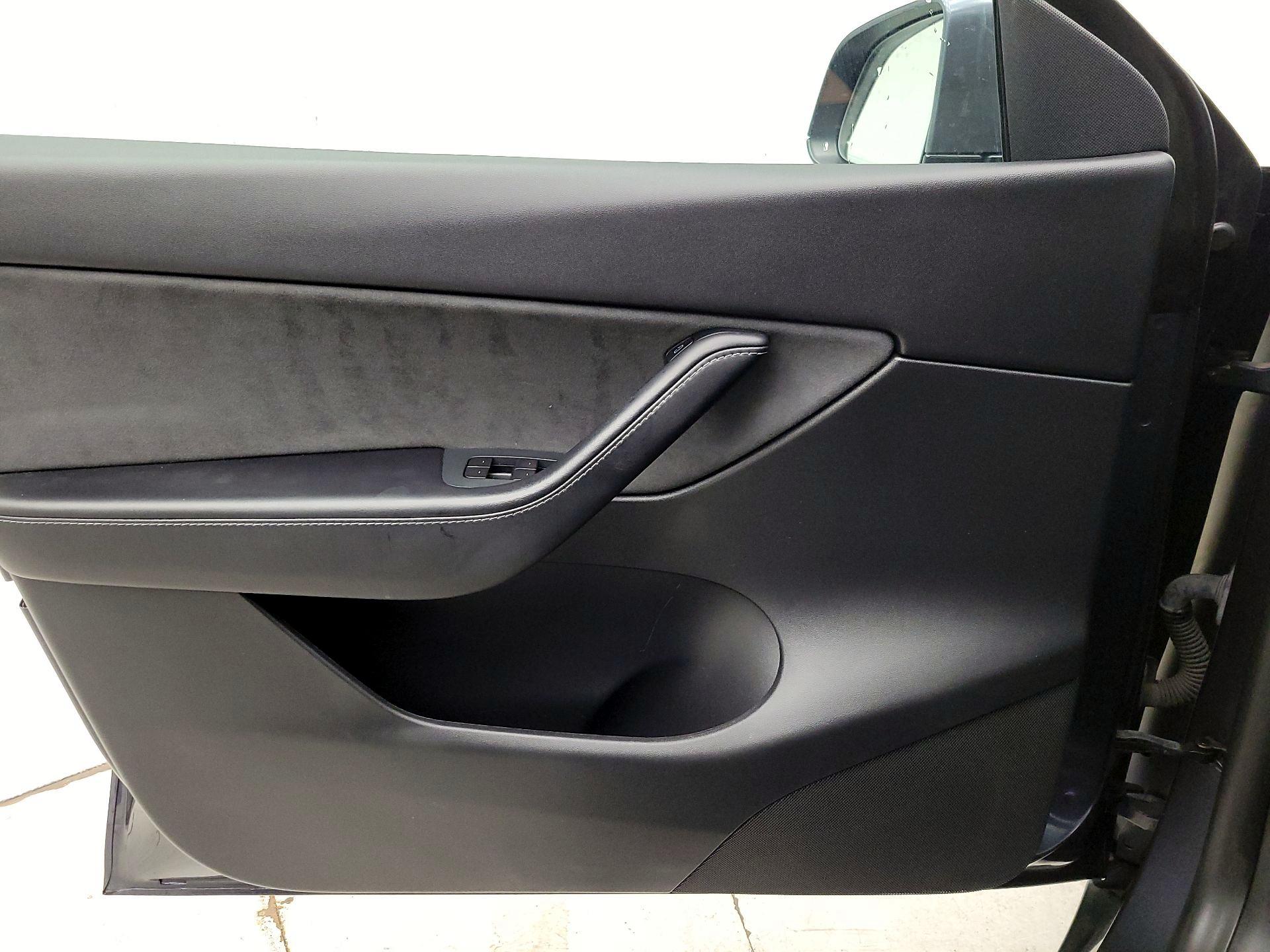 Thumbnail: 2021 Tesla Model Y - 12
