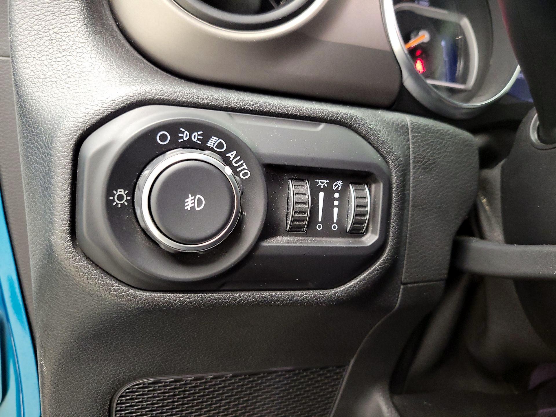 Thumbnail: 2020 Jeep Wrangler - 13