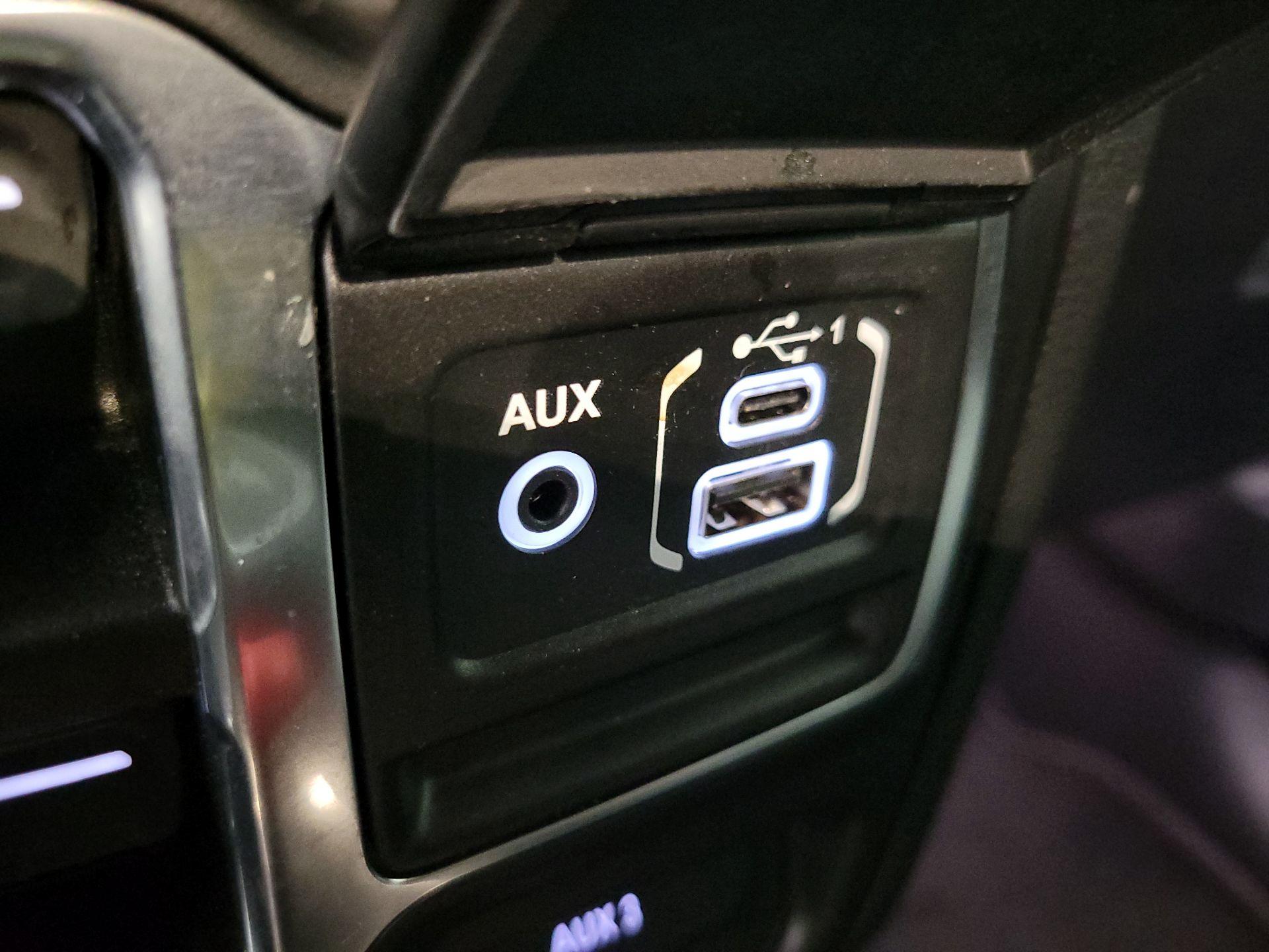 Thumbnail: 2020 Jeep Wrangler - 19