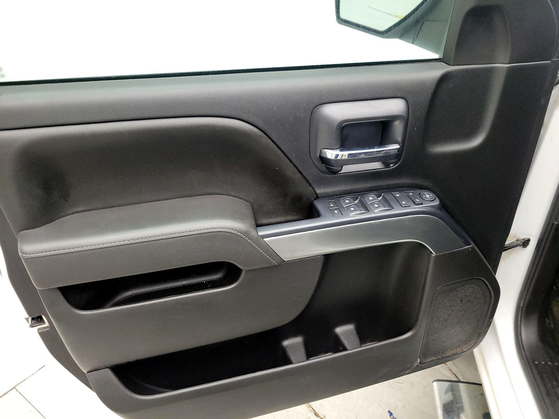 Thumbnail: 2017 Chevrolet Silverado 1500 - 12