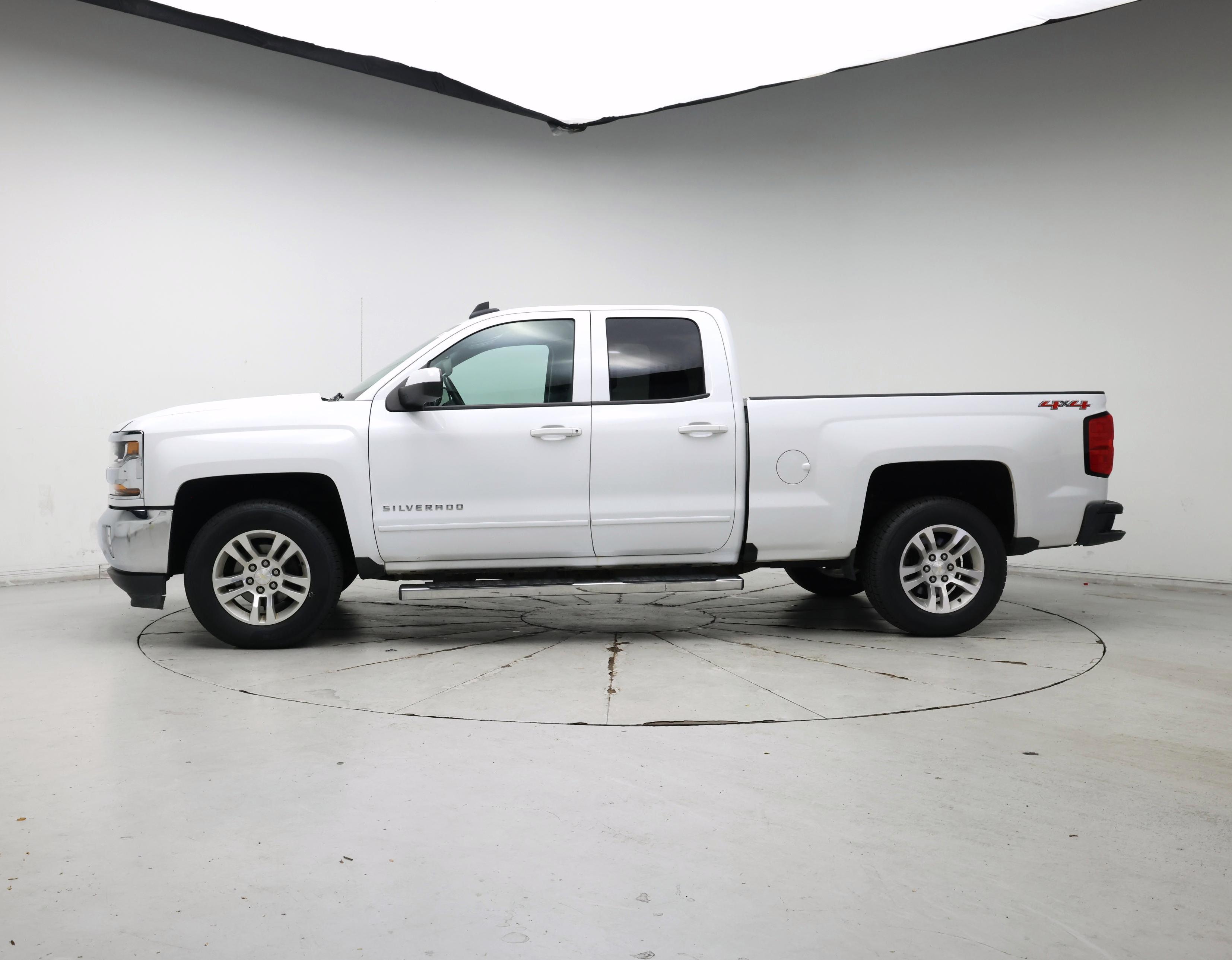 Thumbnail: 2017 Chevrolet Silverado 1500 - 3