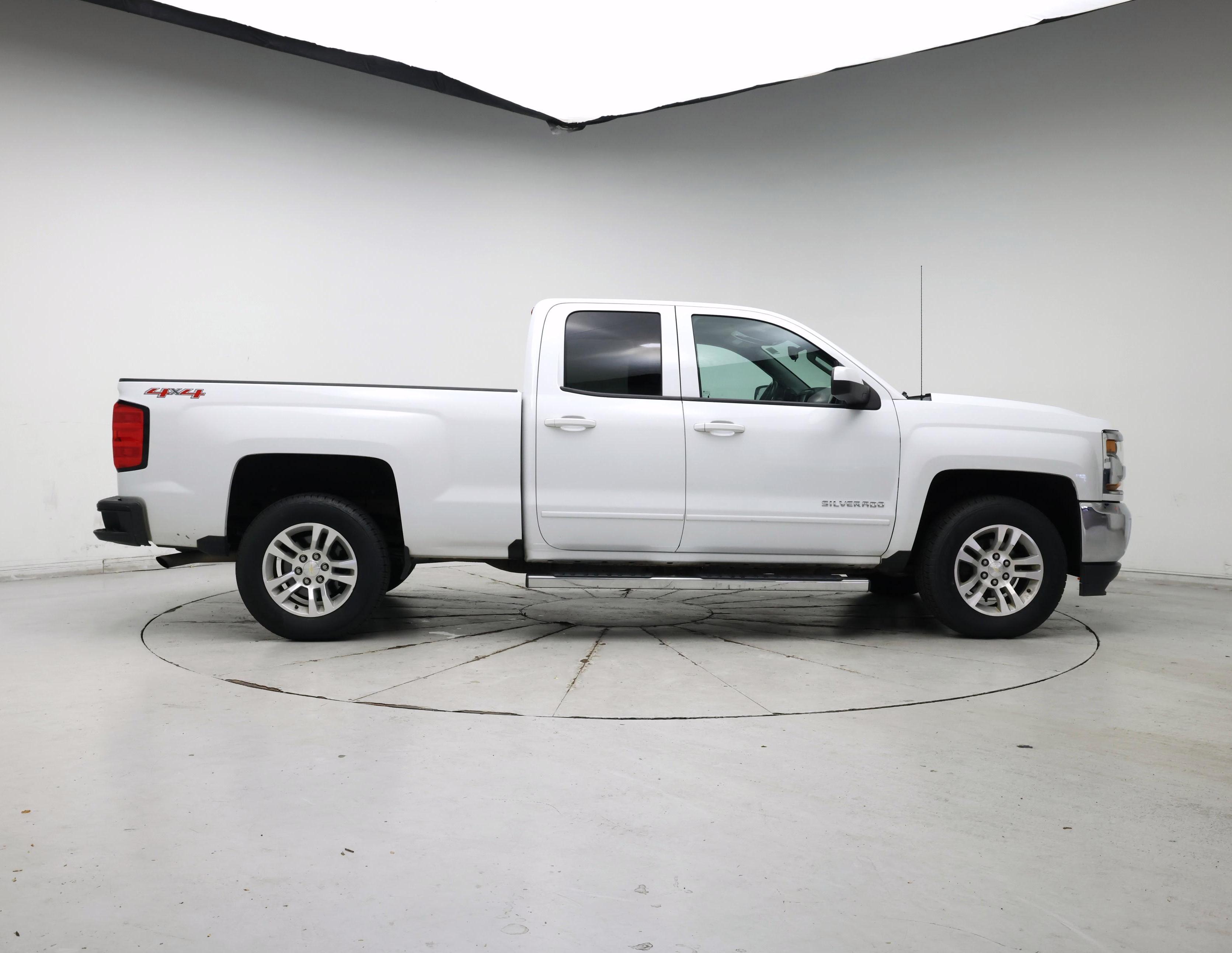 Thumbnail: 2017 Chevrolet Silverado 1500 - 7
