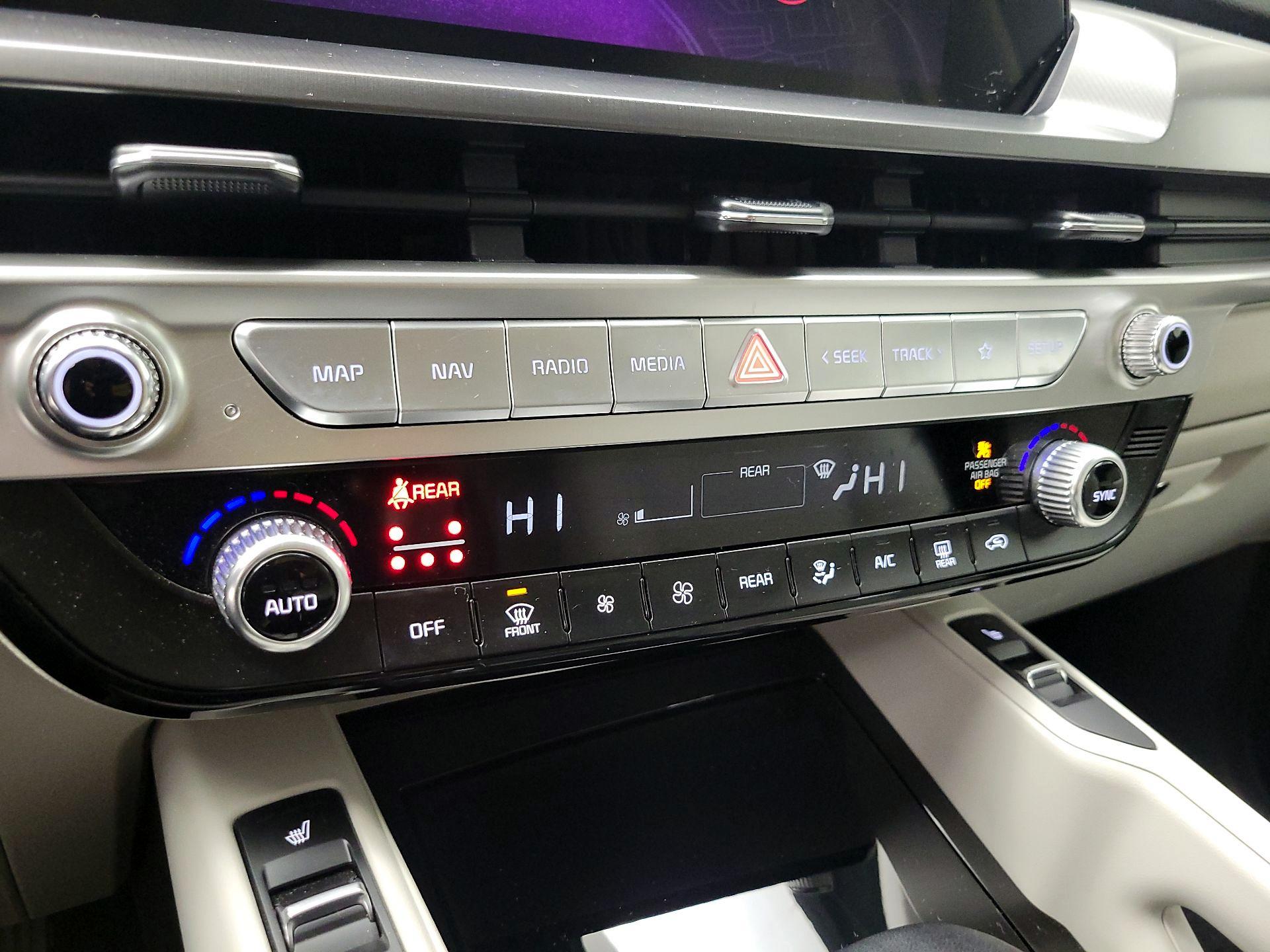 Thumbnail: 2023 Kia Telluride - 17