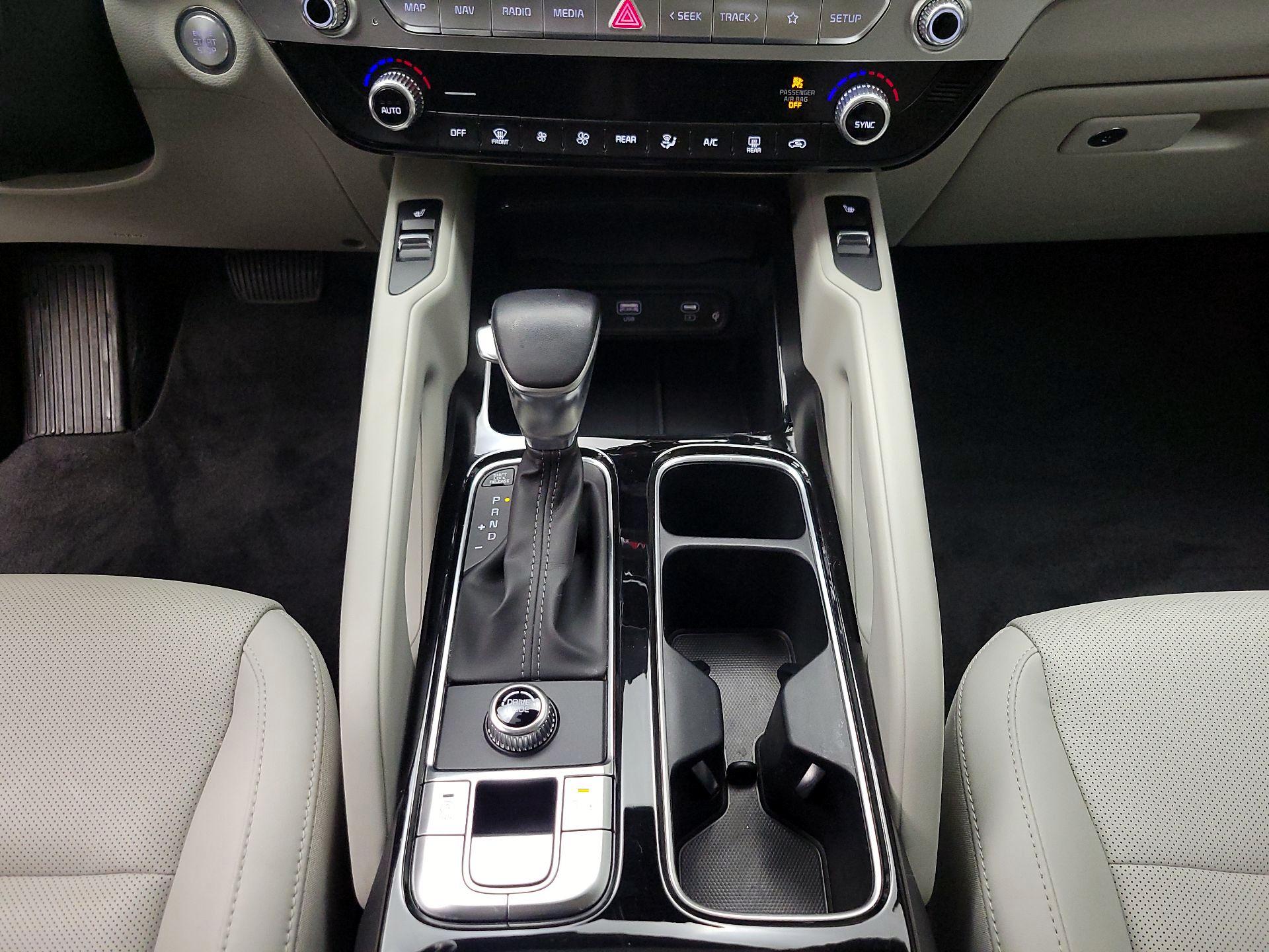 Thumbnail: 2023 Kia Telluride - 18