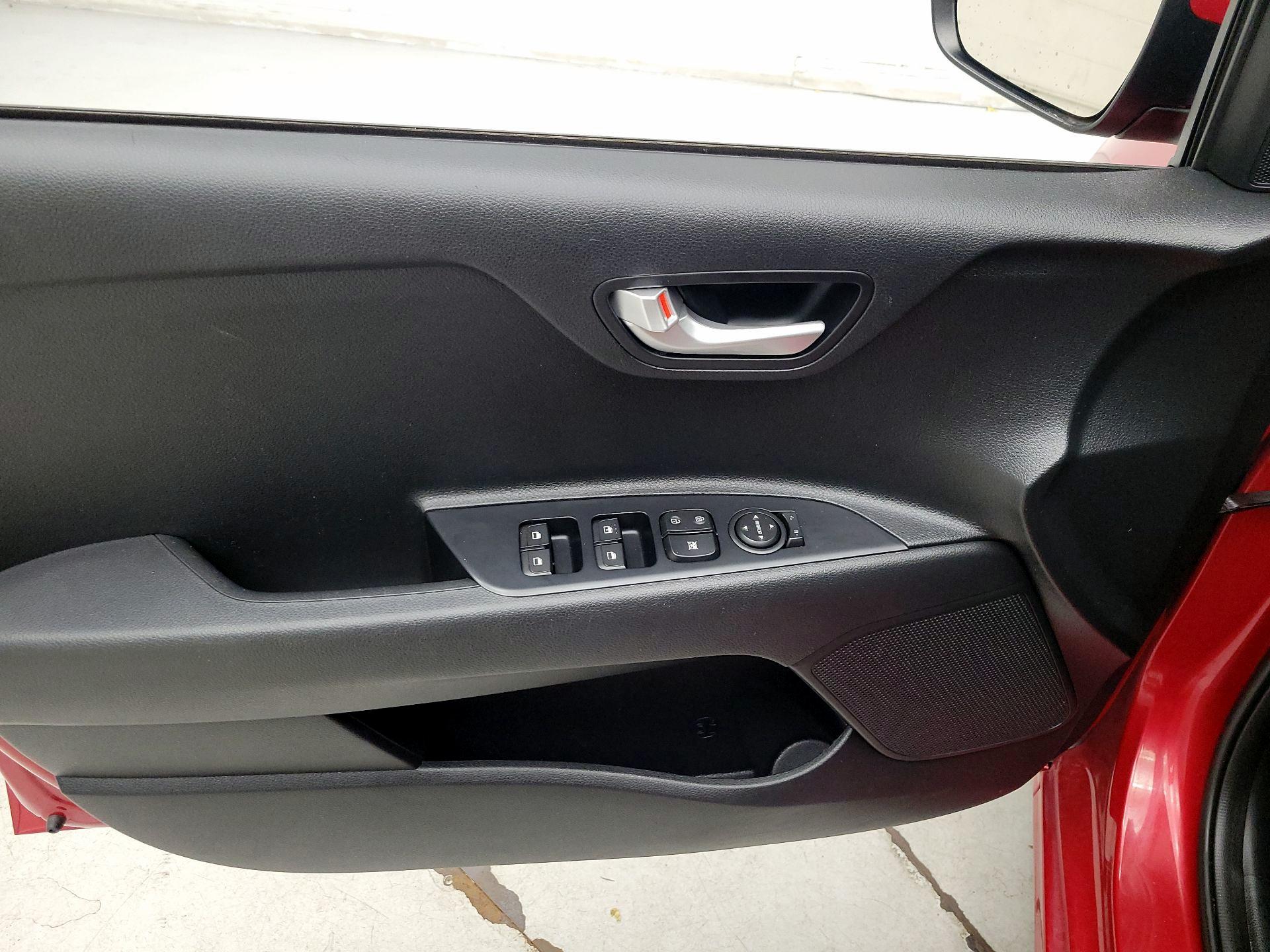 Thumbnail: 2022 Kia Rio5 - 12