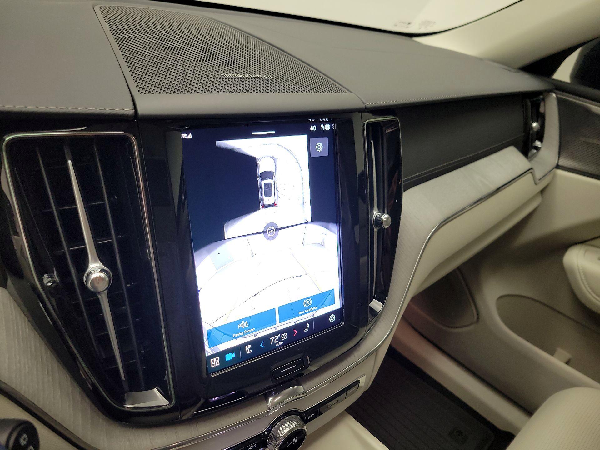 Thumbnail: 2025 Volvo XC60 - 15