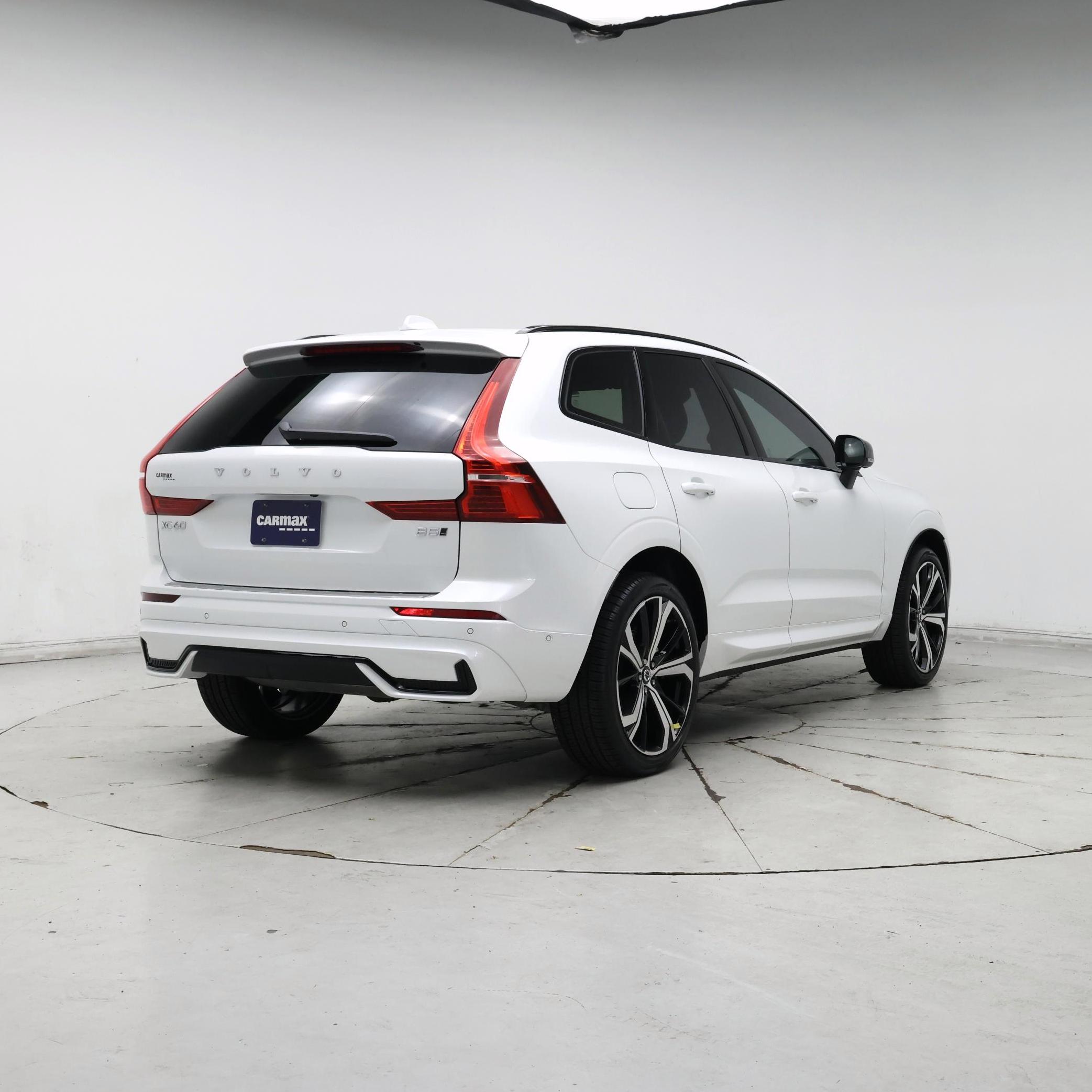 Thumbnail: 2025 Volvo XC60 - 8