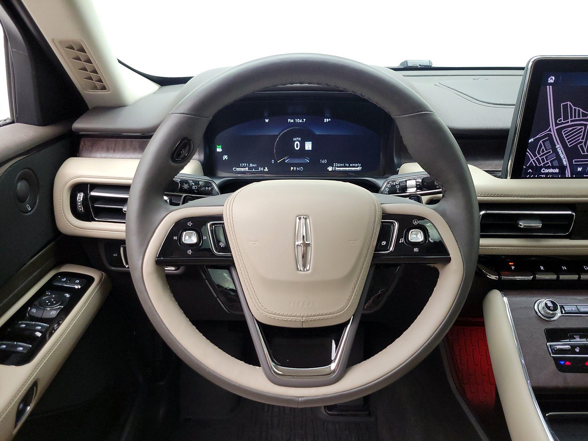 Thumbnail: 2023 Lincoln Aviator - 10