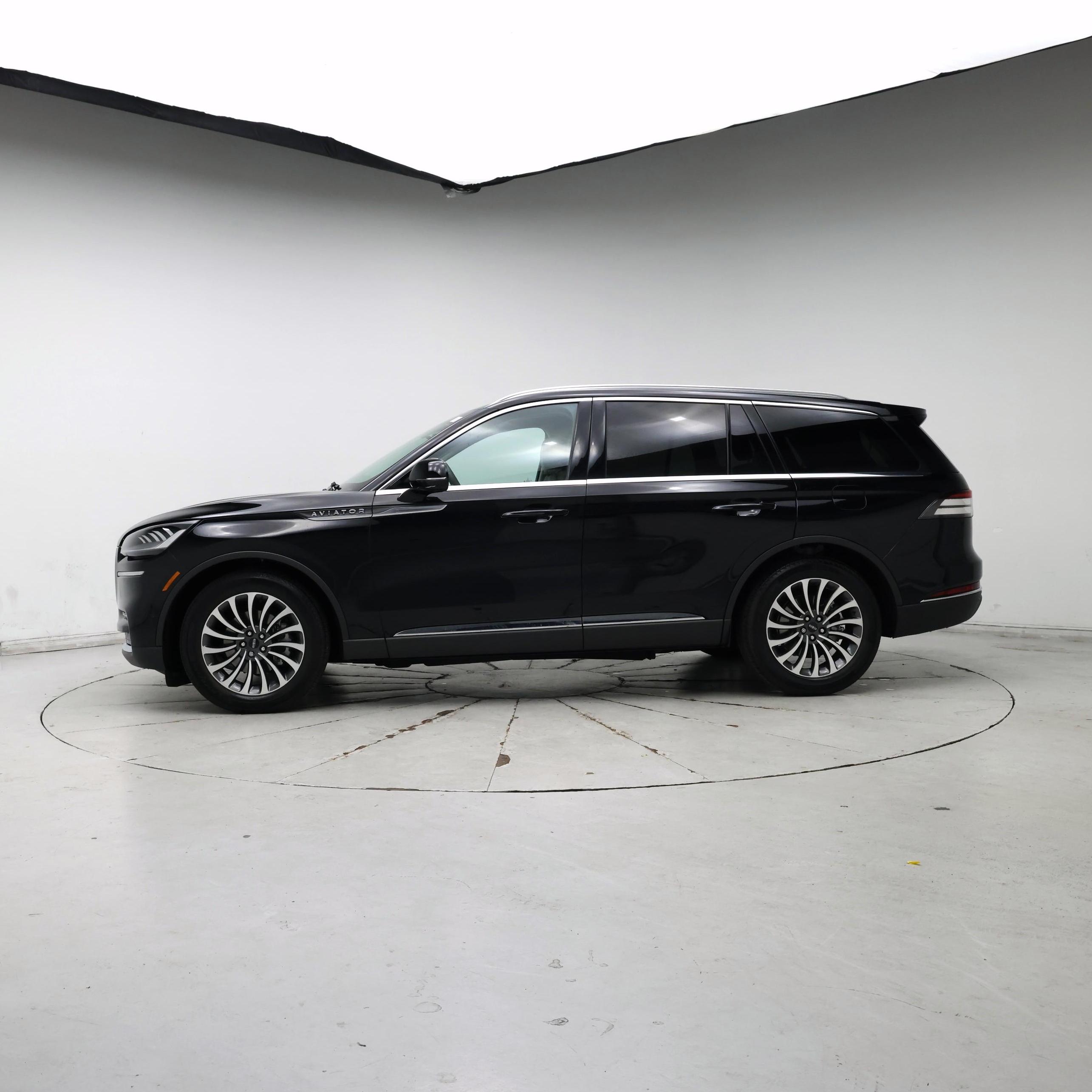 Thumbnail: 2023 Lincoln Aviator - 3