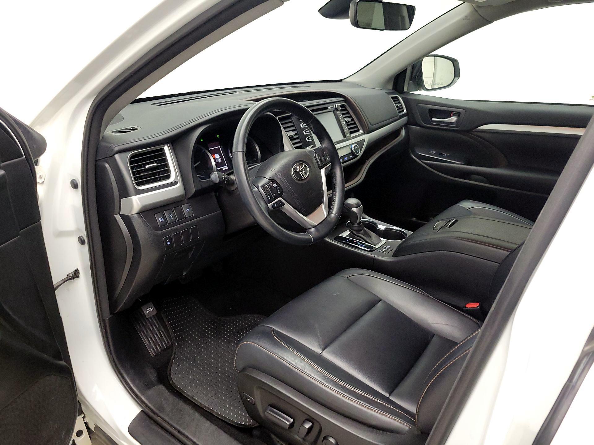 Thumbnail: 2017 Toyota Highlander - 11