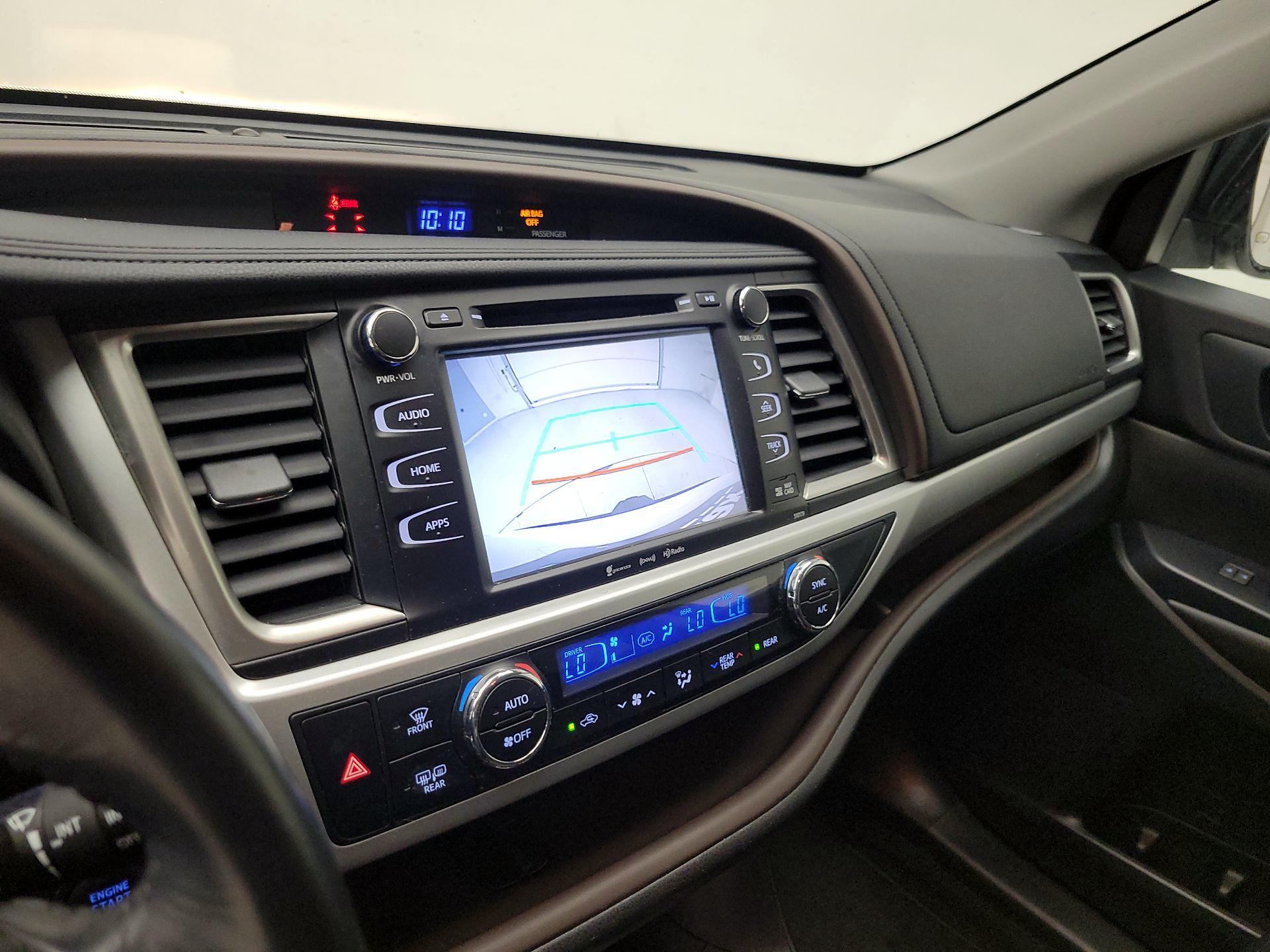 Thumbnail: 2017 Toyota Highlander - 15