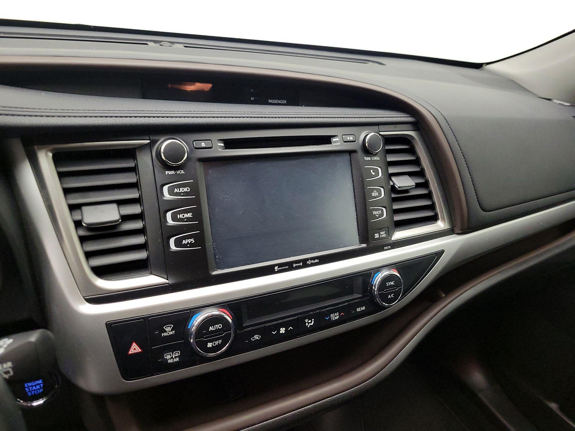 Thumbnail: 2017 Toyota Highlander - 16