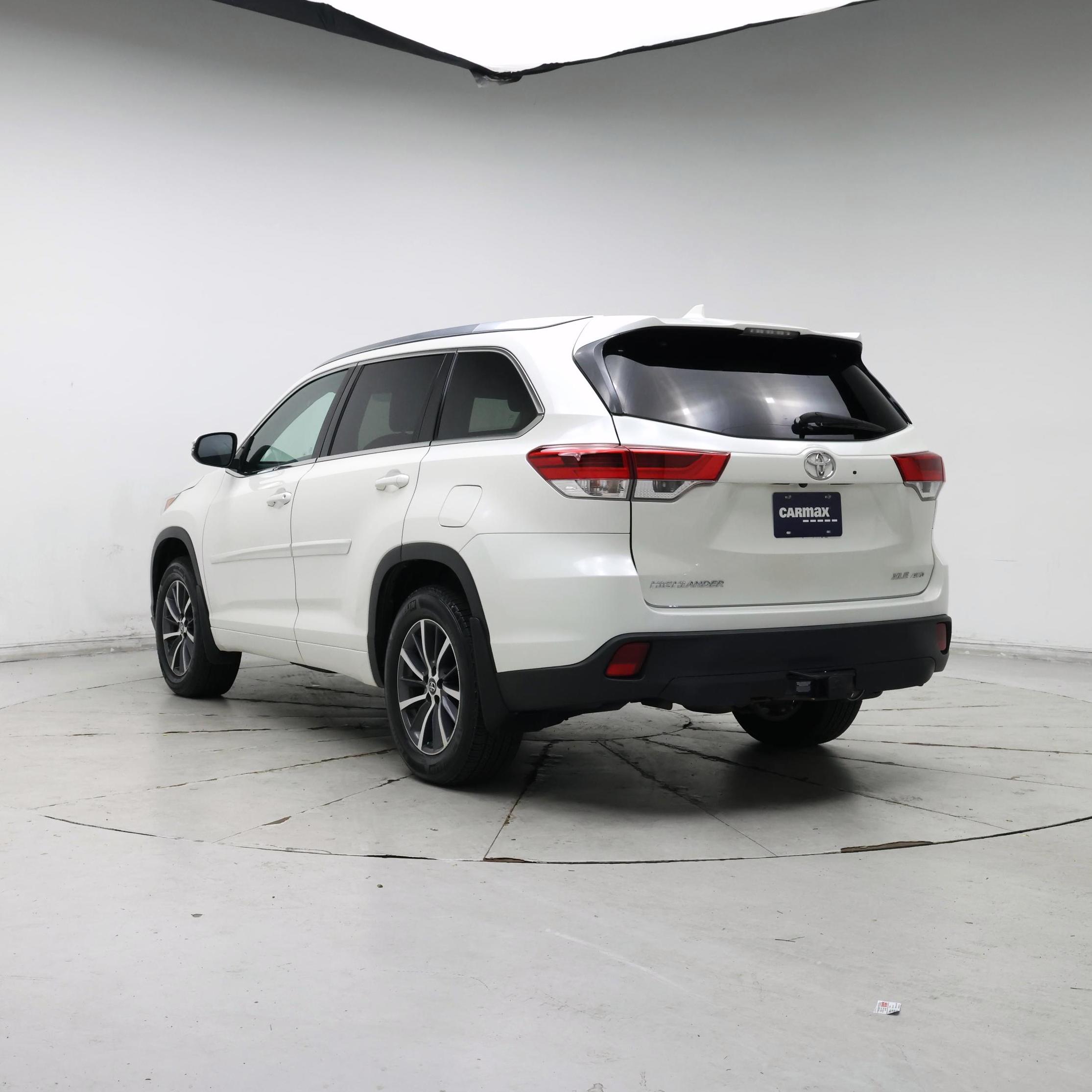 Thumbnail: 2017 Toyota Highlander - 2