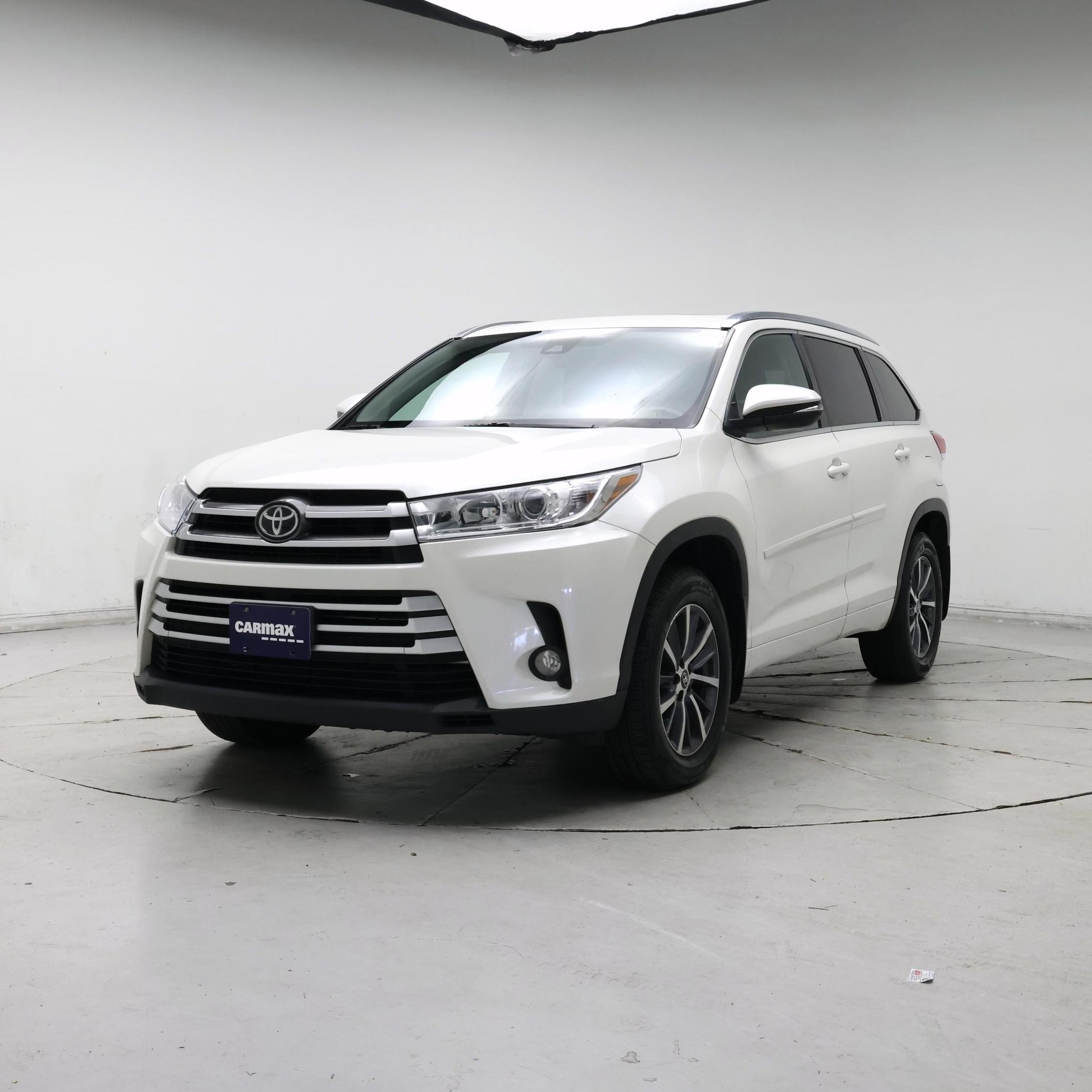 Thumbnail: 2017 Toyota Highlander - 4