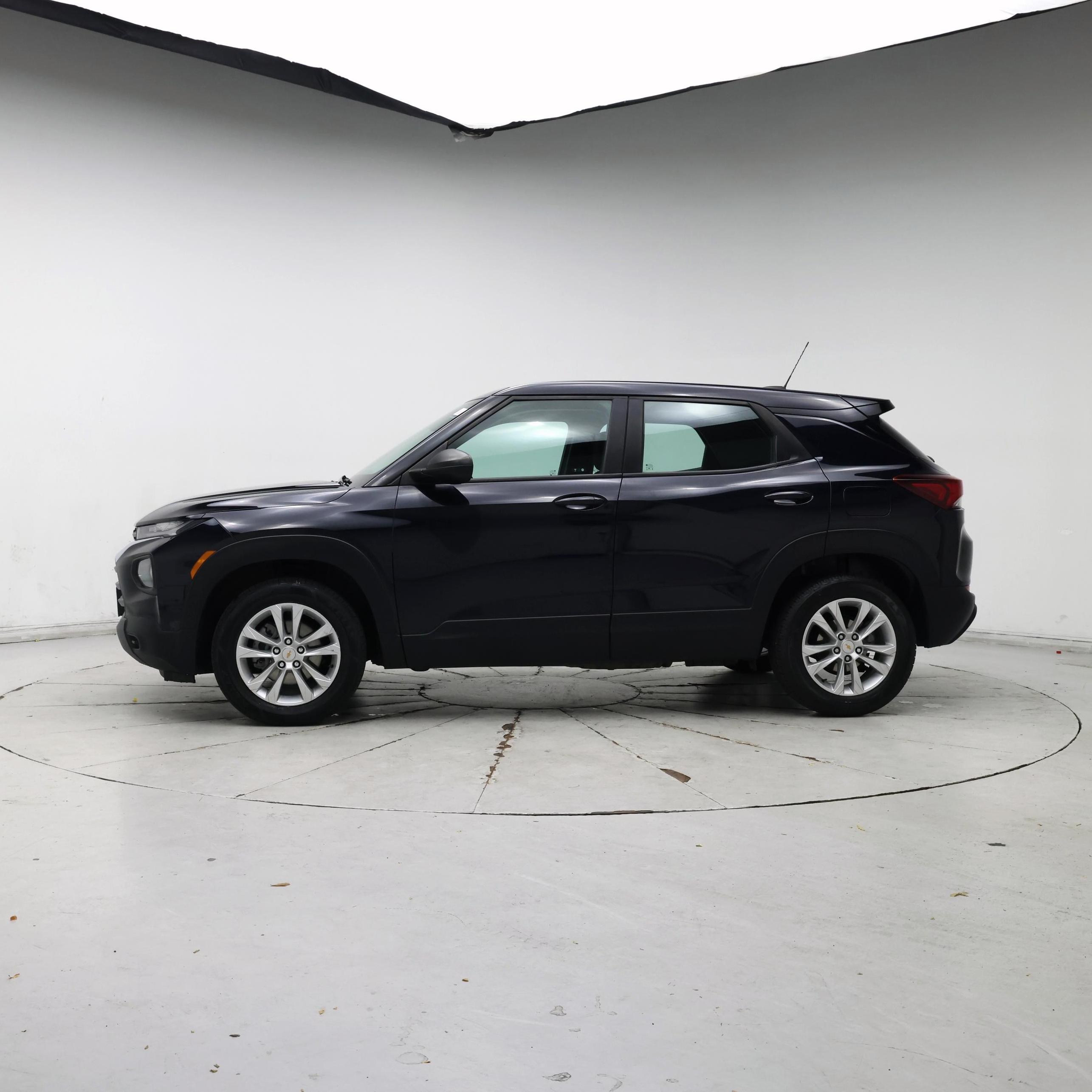 Thumbnail: 2021 Chevrolet TrailBlazer - 3