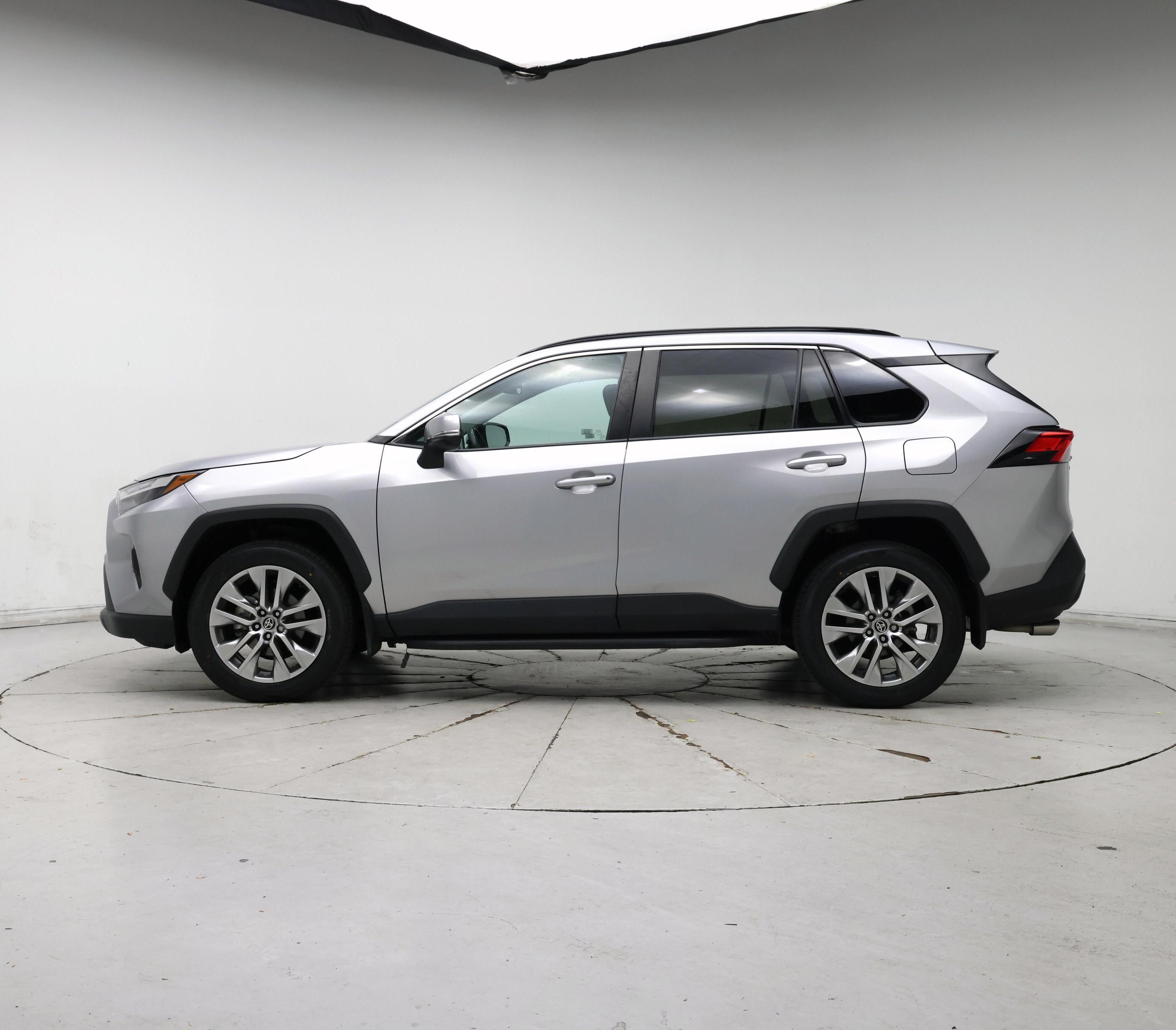 Thumbnail: 2022 Toyota RAV4 - 3