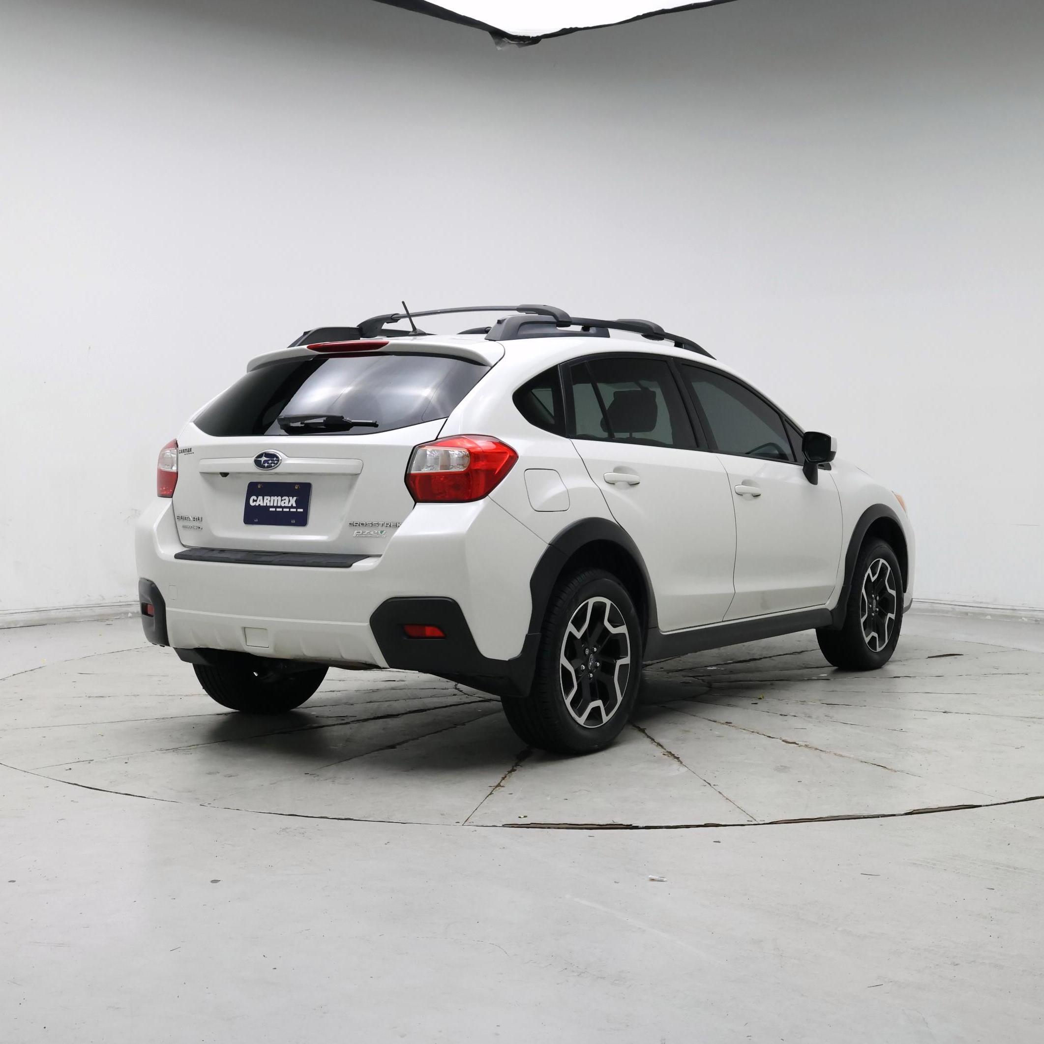 Thumbnail: 2017 Subaru Crosstrek - 8