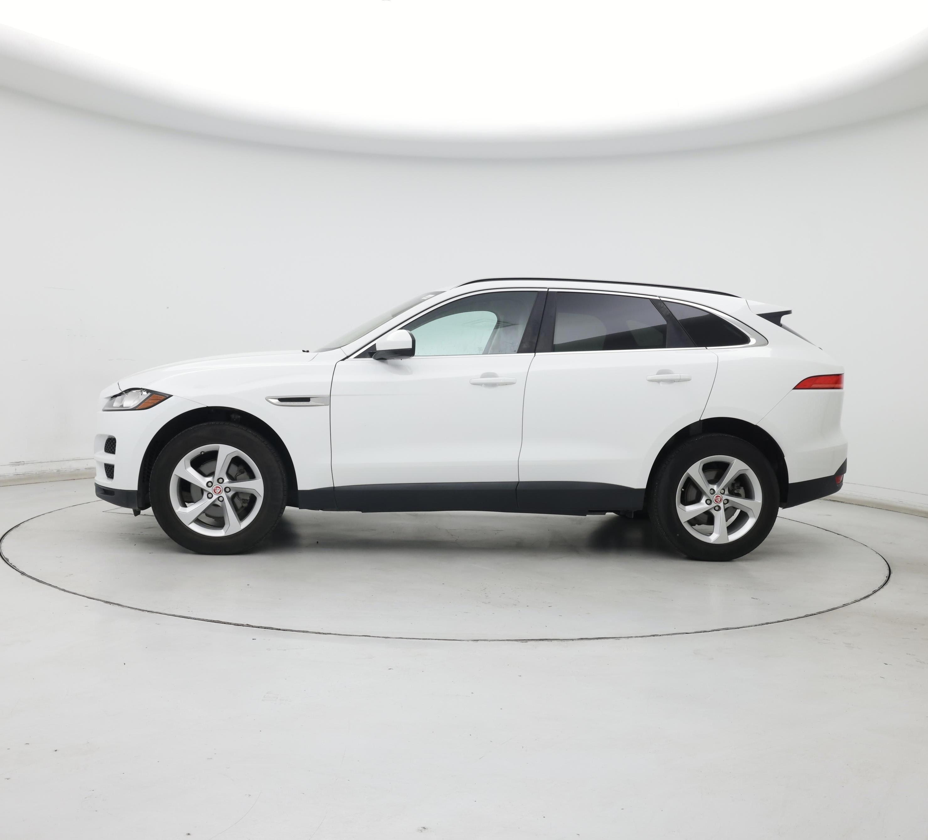 Thumbnail: 2019 Jaguar F-Pace - 3