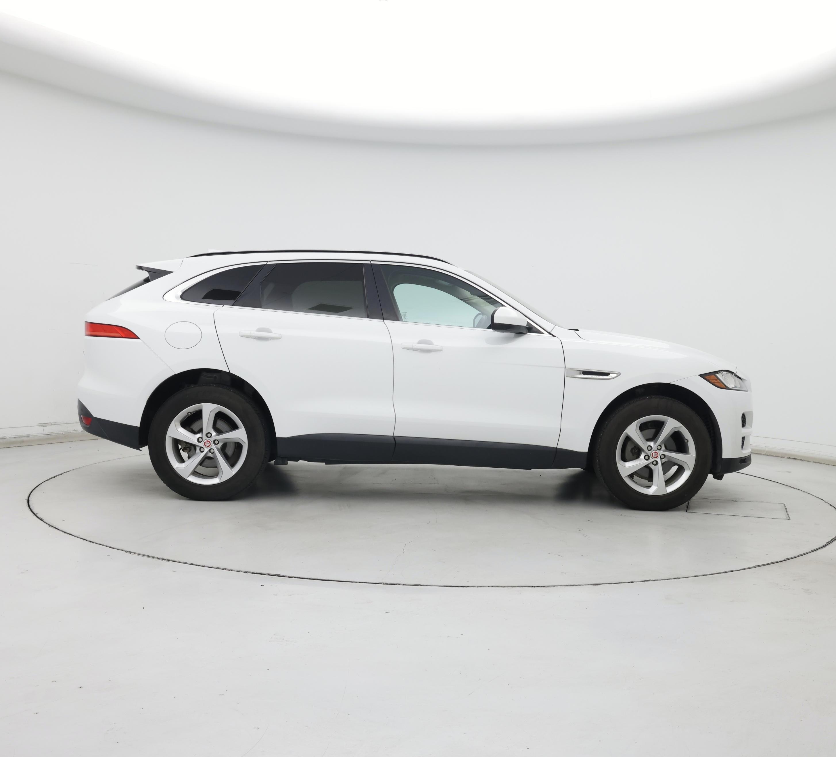 Thumbnail: 2019 Jaguar F-Pace - 7