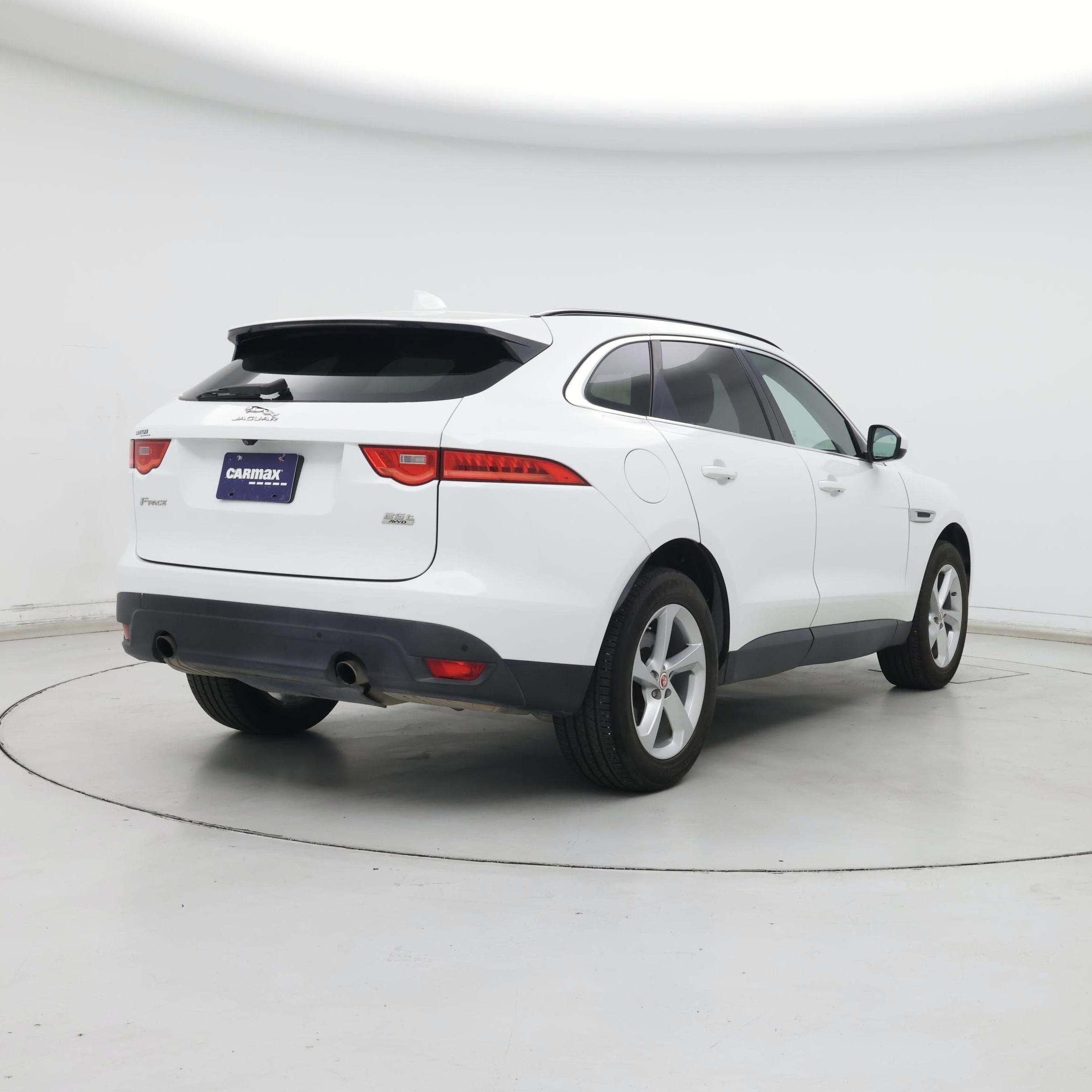 Thumbnail: 2019 Jaguar F-Pace - 8