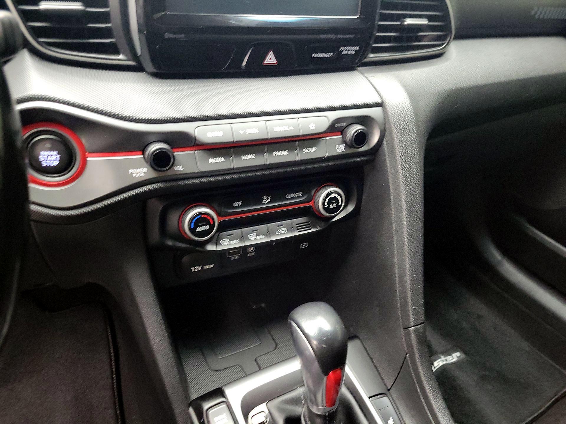 Thumbnail: 2019 Hyundai Veloster - 16