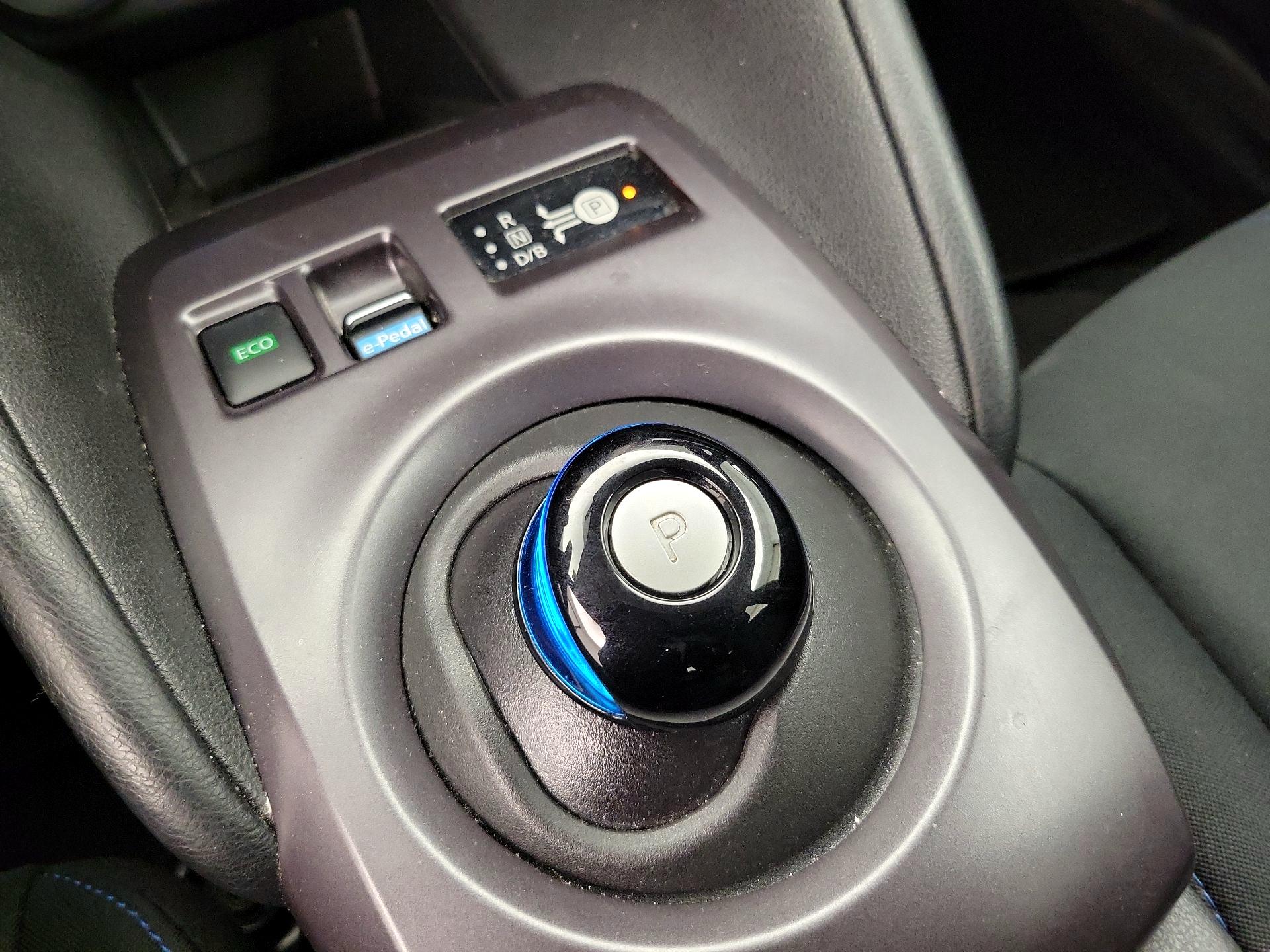 Thumbnail: 2025 Nissan Leaf - 17