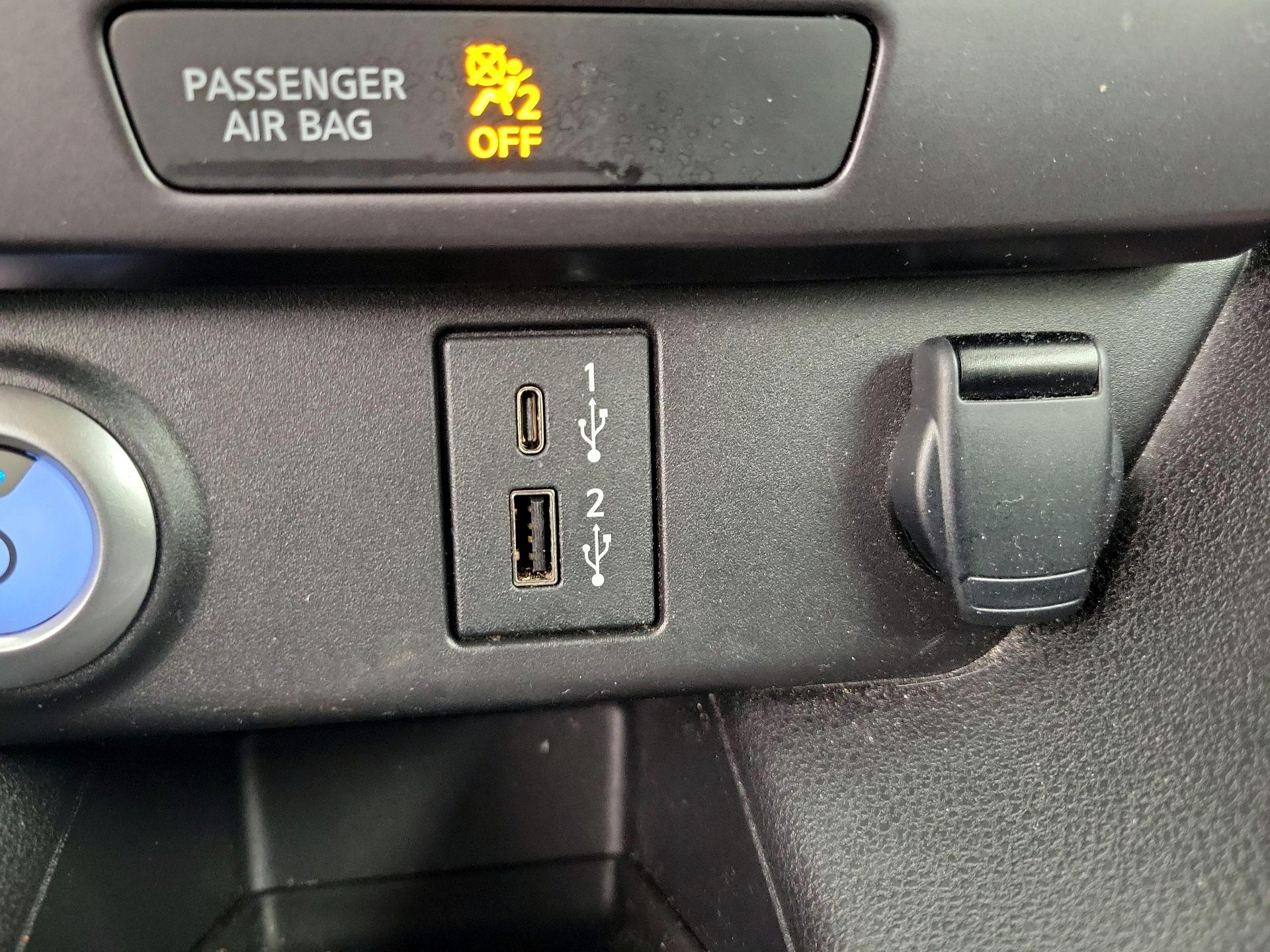 Thumbnail: 2025 Nissan Leaf - 18
