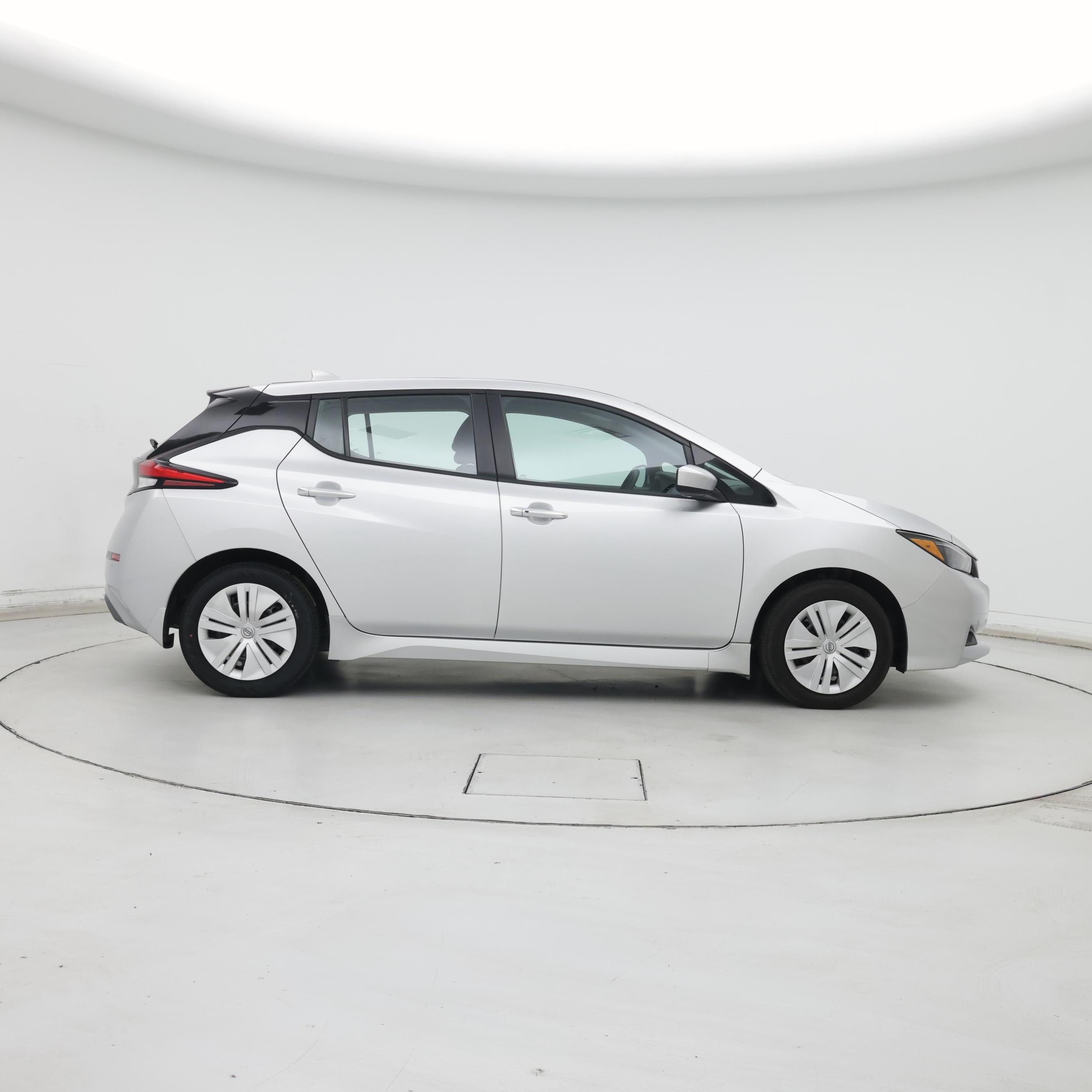Thumbnail: 2025 Nissan Leaf - 7