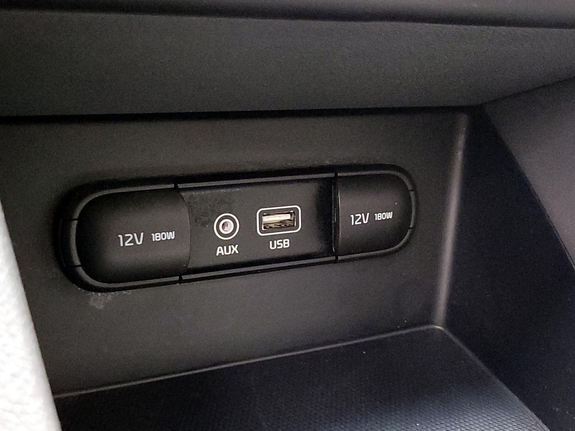 Thumbnail: 2019 Kia Niro - 18