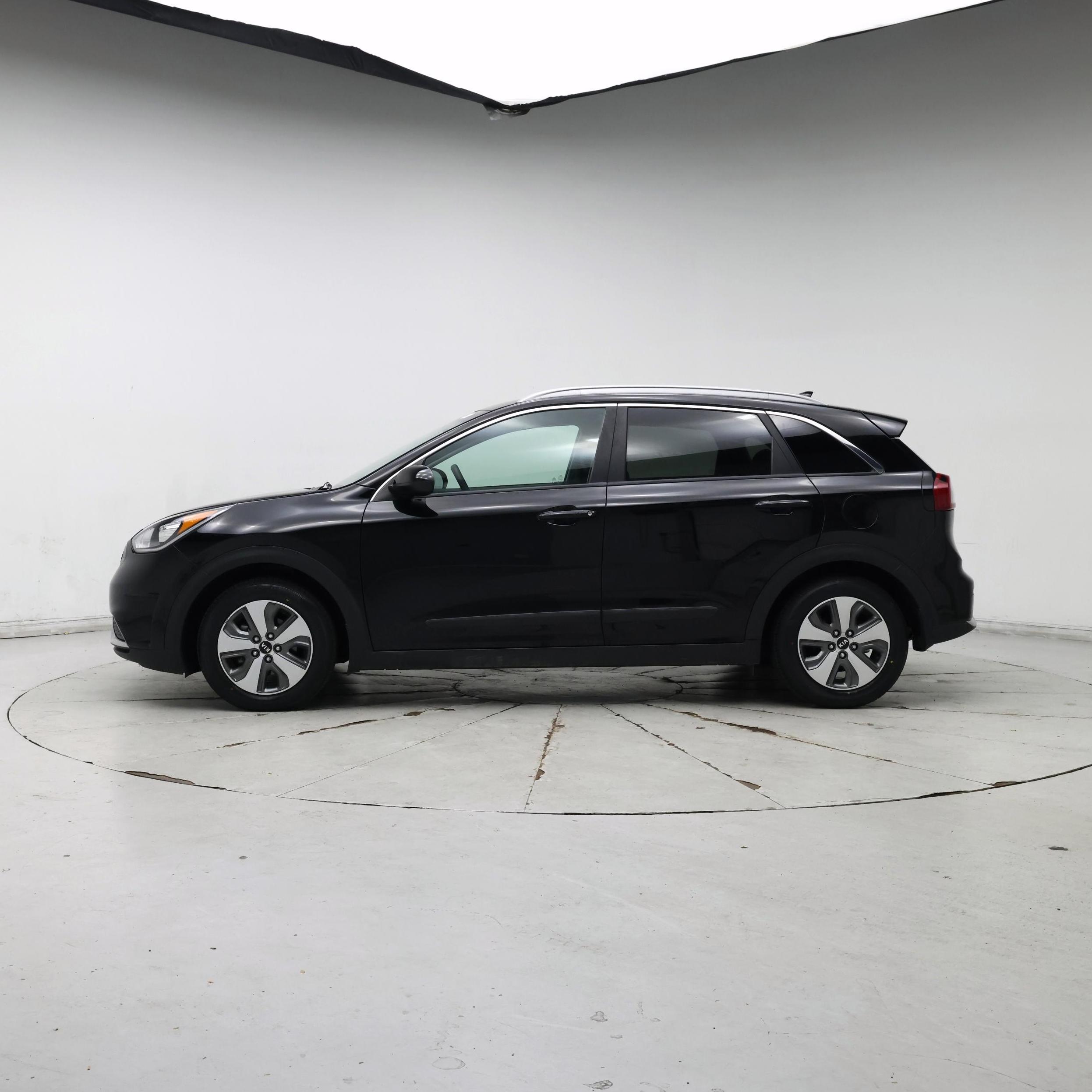 Thumbnail: 2019 Kia Niro - 3