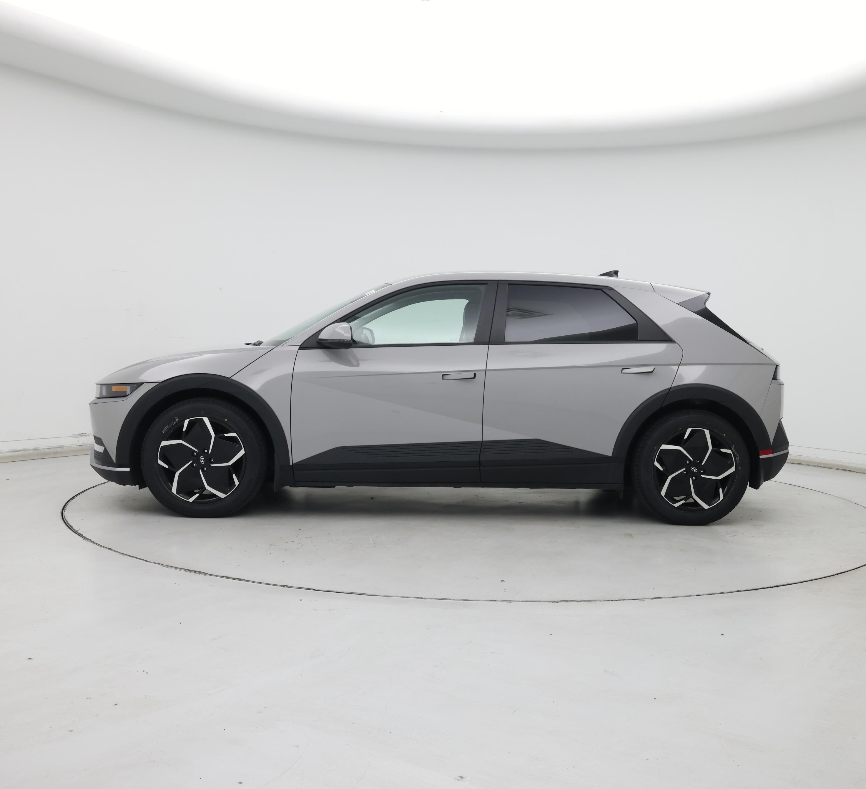 Thumbnail: 2023 Hyundai Ioniq 5 - 3