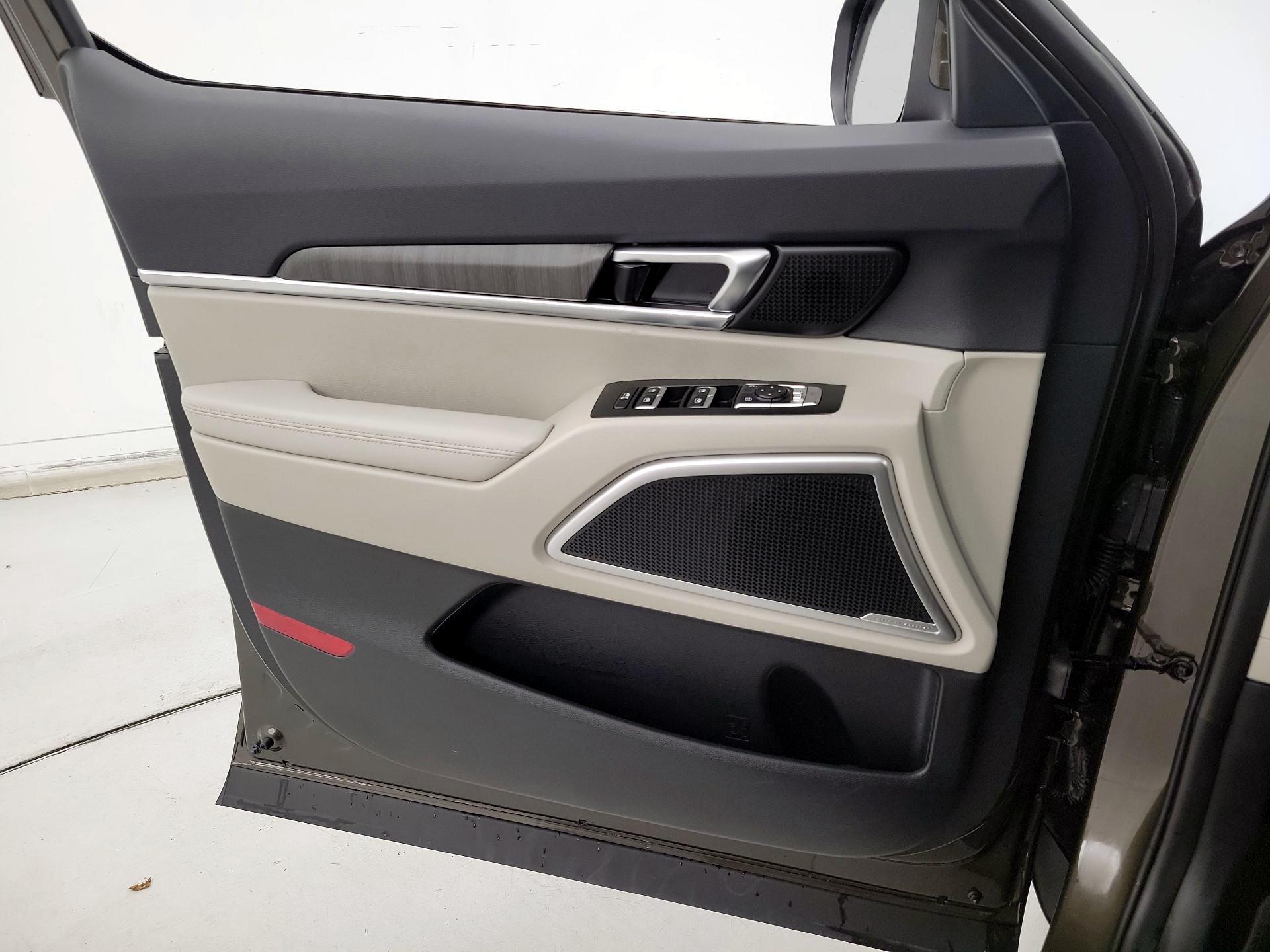 Thumbnail: 2023 Kia Telluride - 12