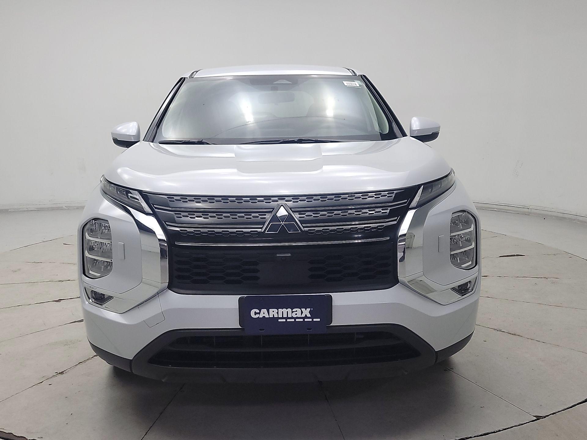 Thumbnail: 2022 Mitsubishi Outlander - 2