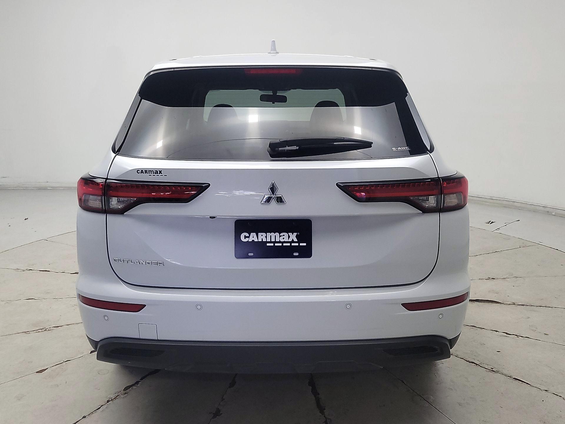 Thumbnail: 2022 Mitsubishi Outlander - 6
