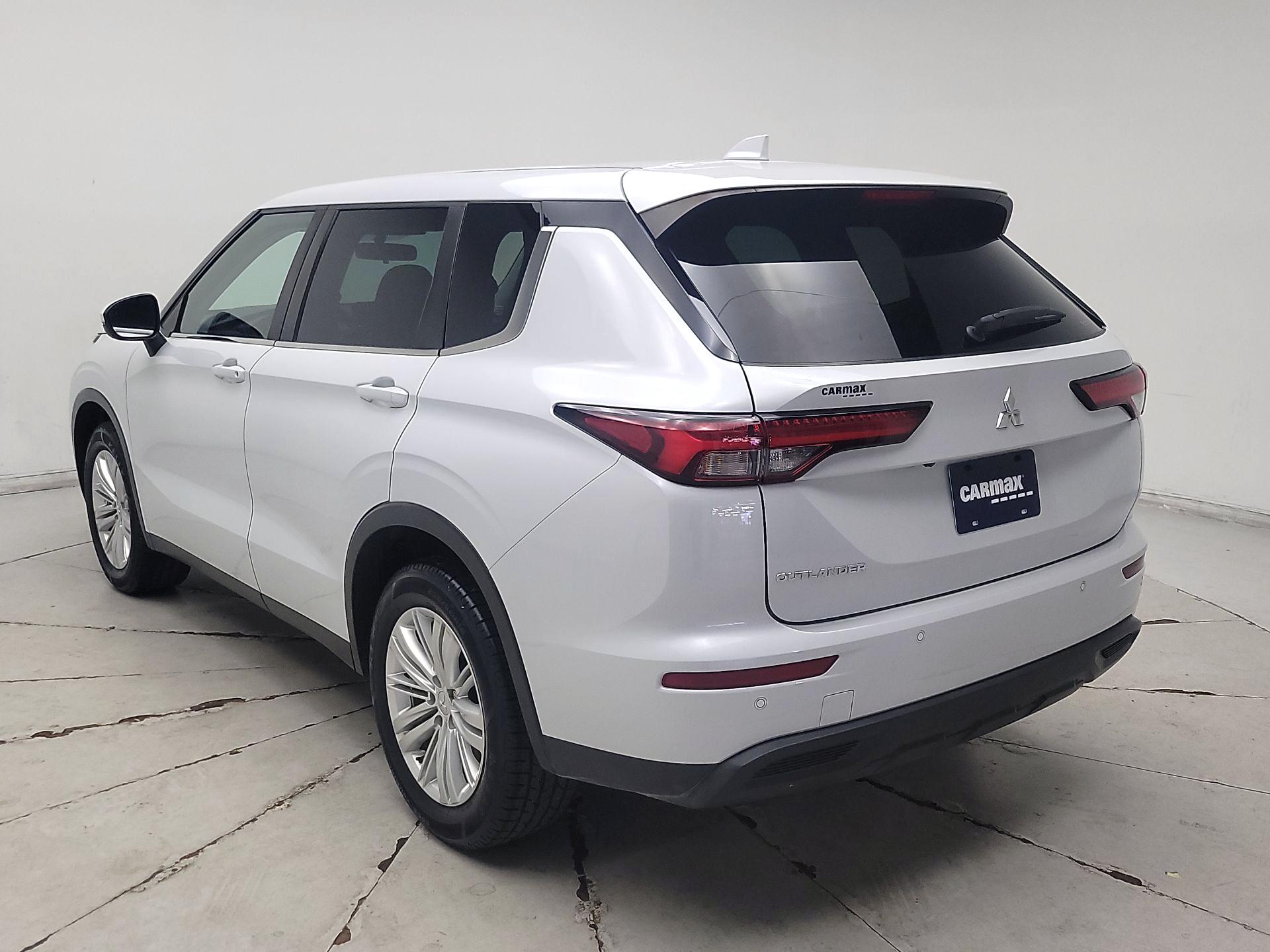 Thumbnail: 2022 Mitsubishi Outlander - 7