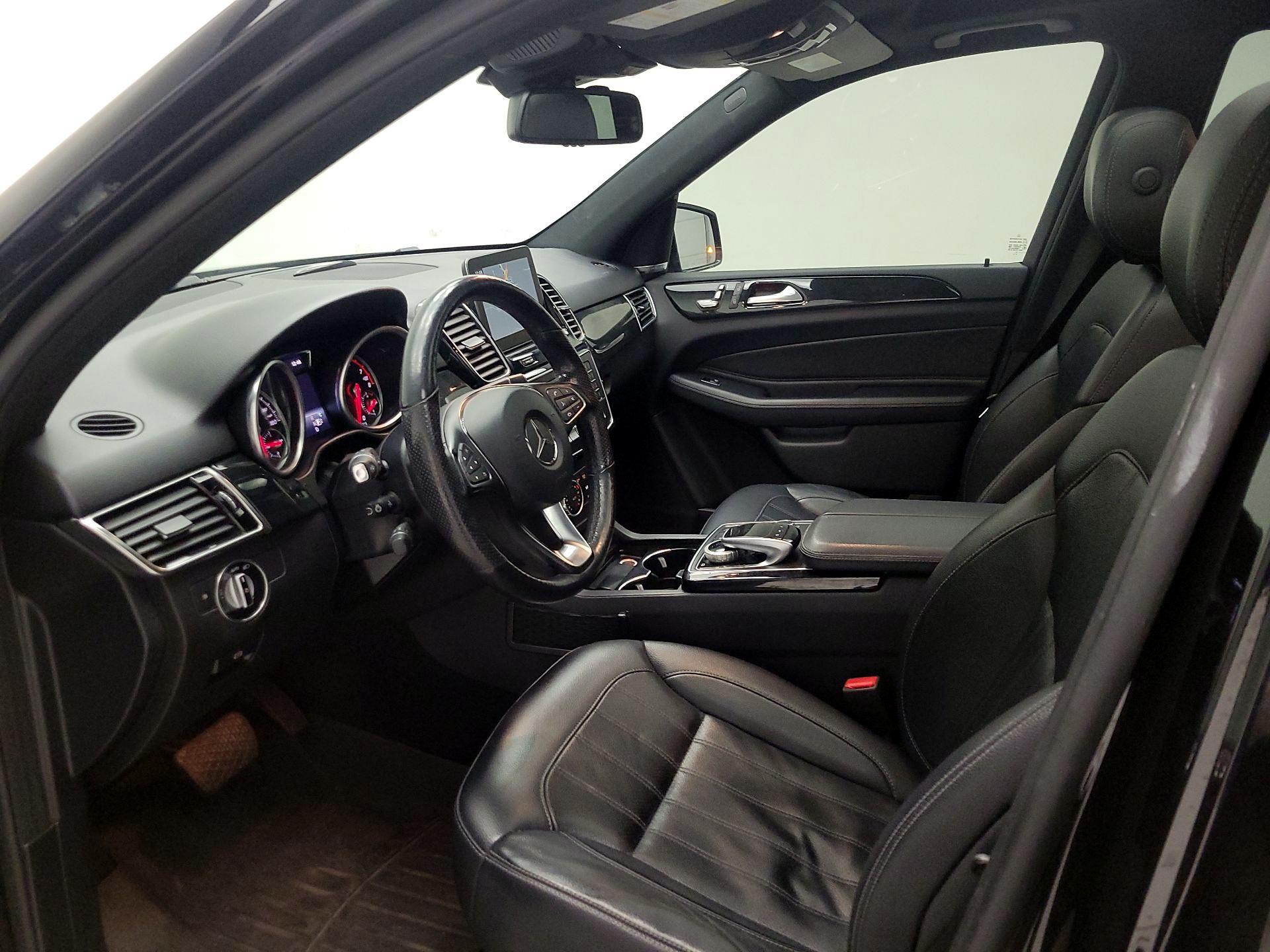 Thumbnail: 2017 Mercedes-Benz GLE - 9