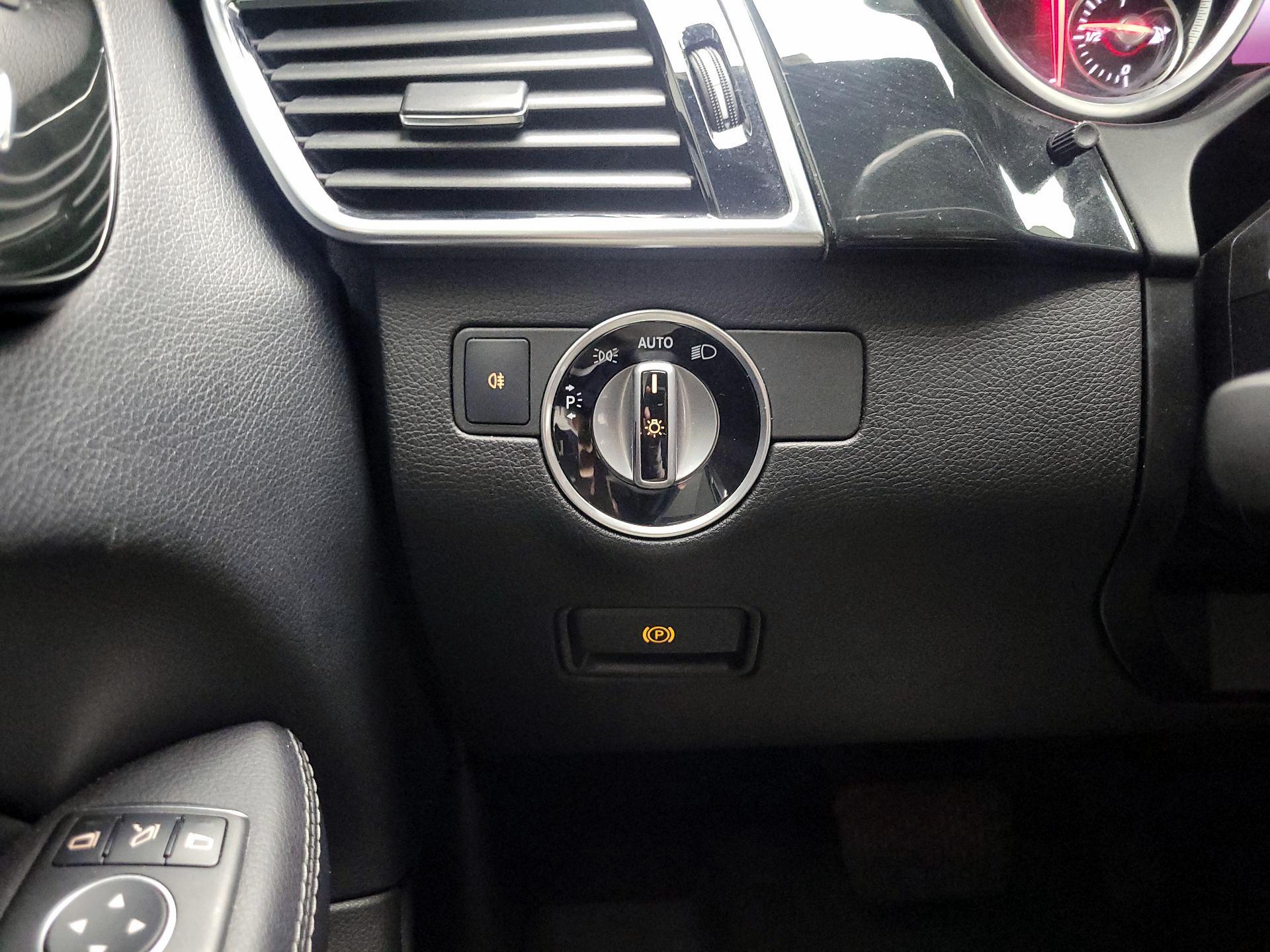 Thumbnail: 2017 Mercedes-Benz GLE - 11