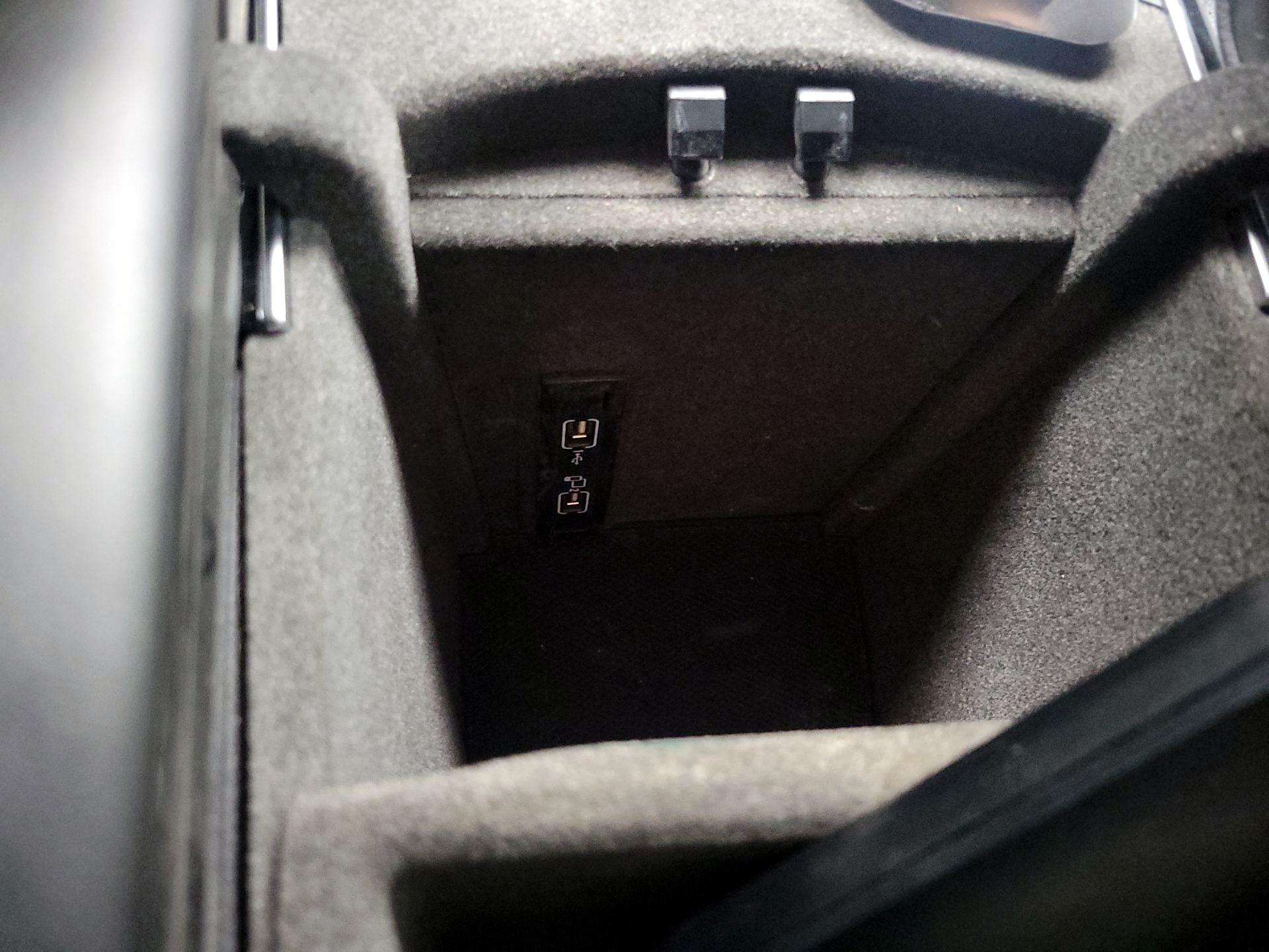 Thumbnail: 2017 Mercedes-Benz GLE - 17