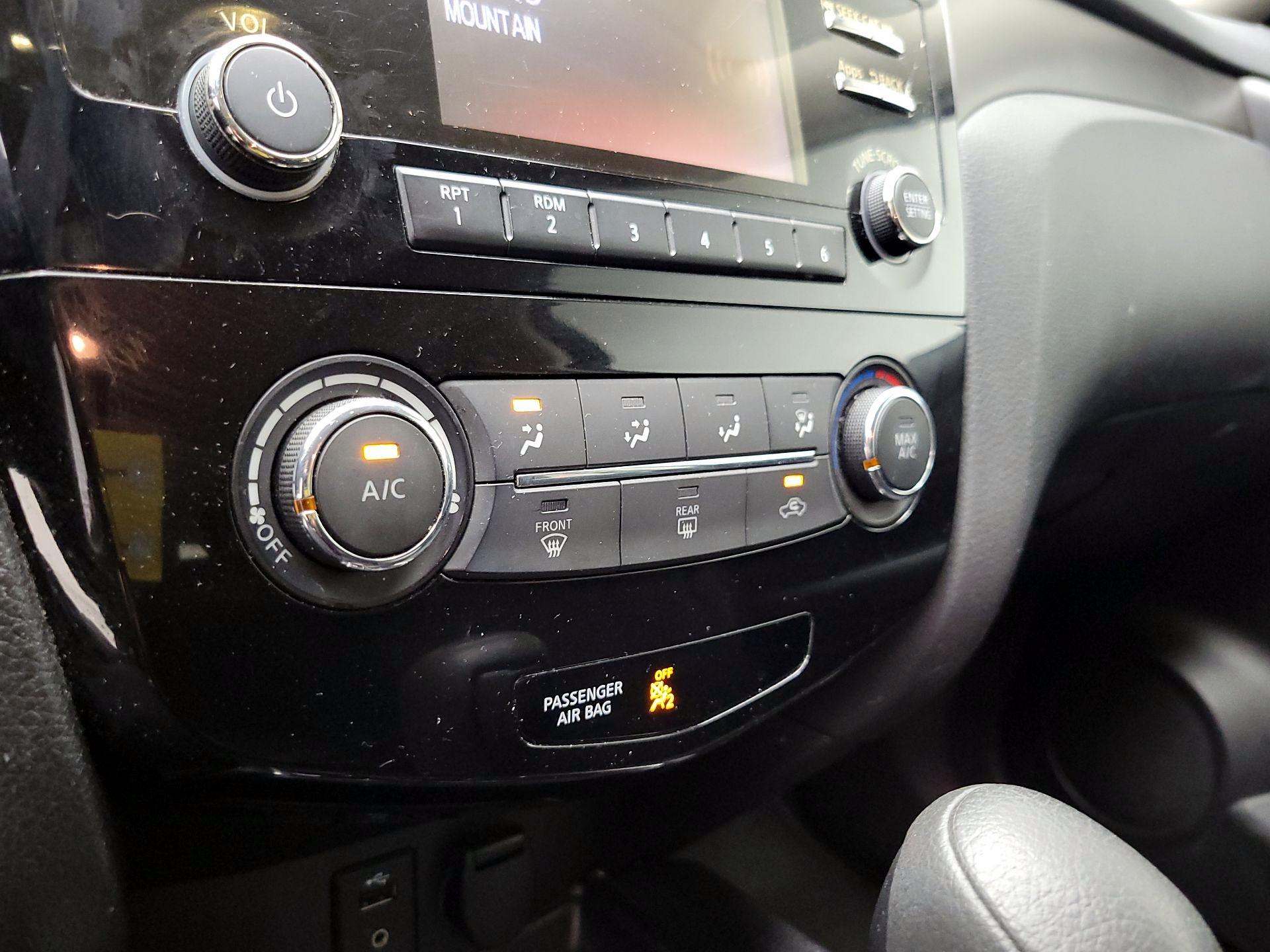 Thumbnail: 2016 Nissan Rogue - 16