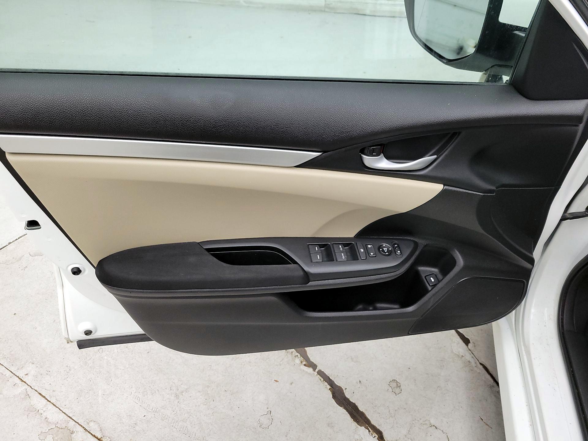 Thumbnail: 2016 Honda Civic - 12