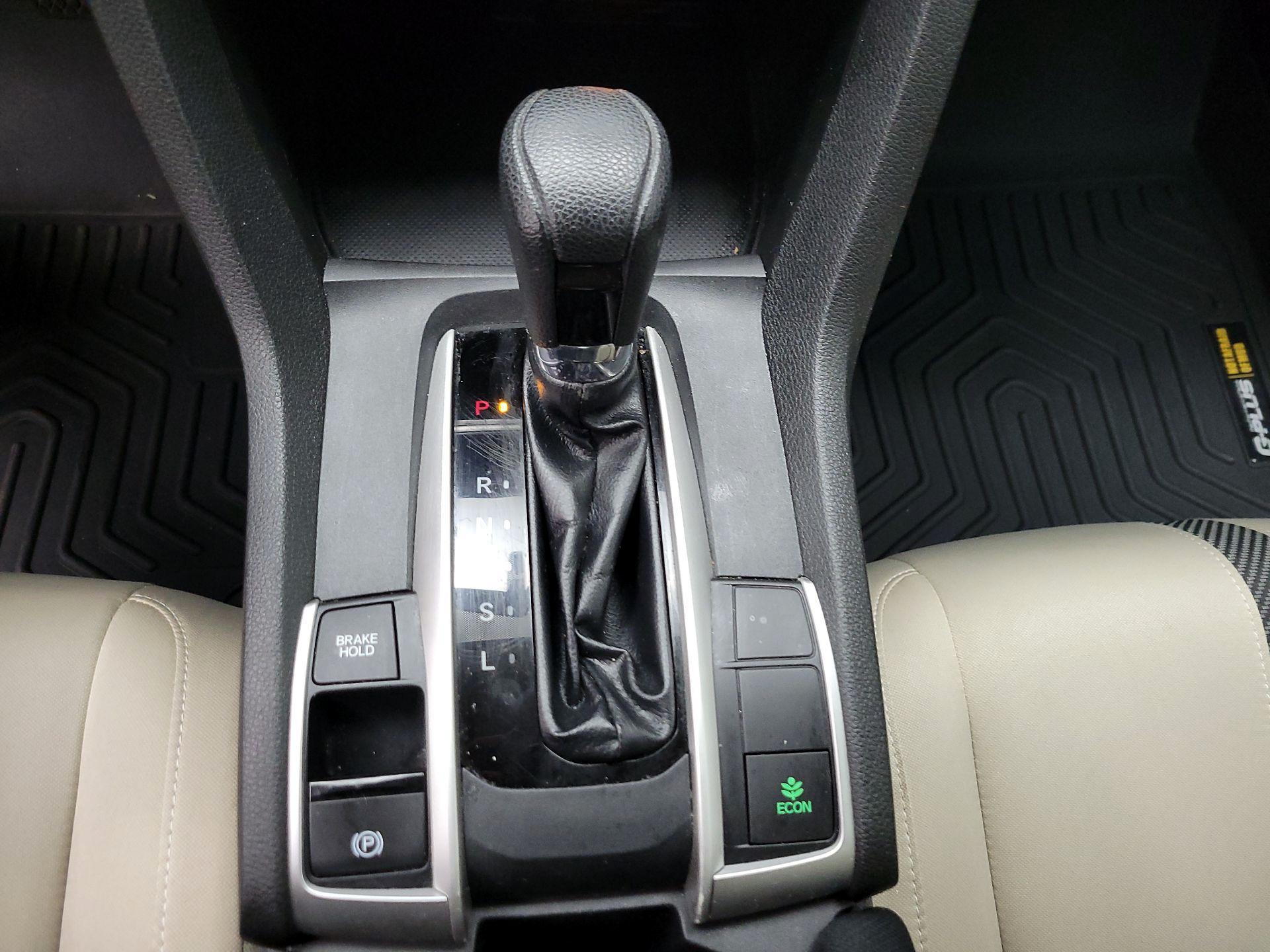 Thumbnail: 2016 Honda Civic - 17