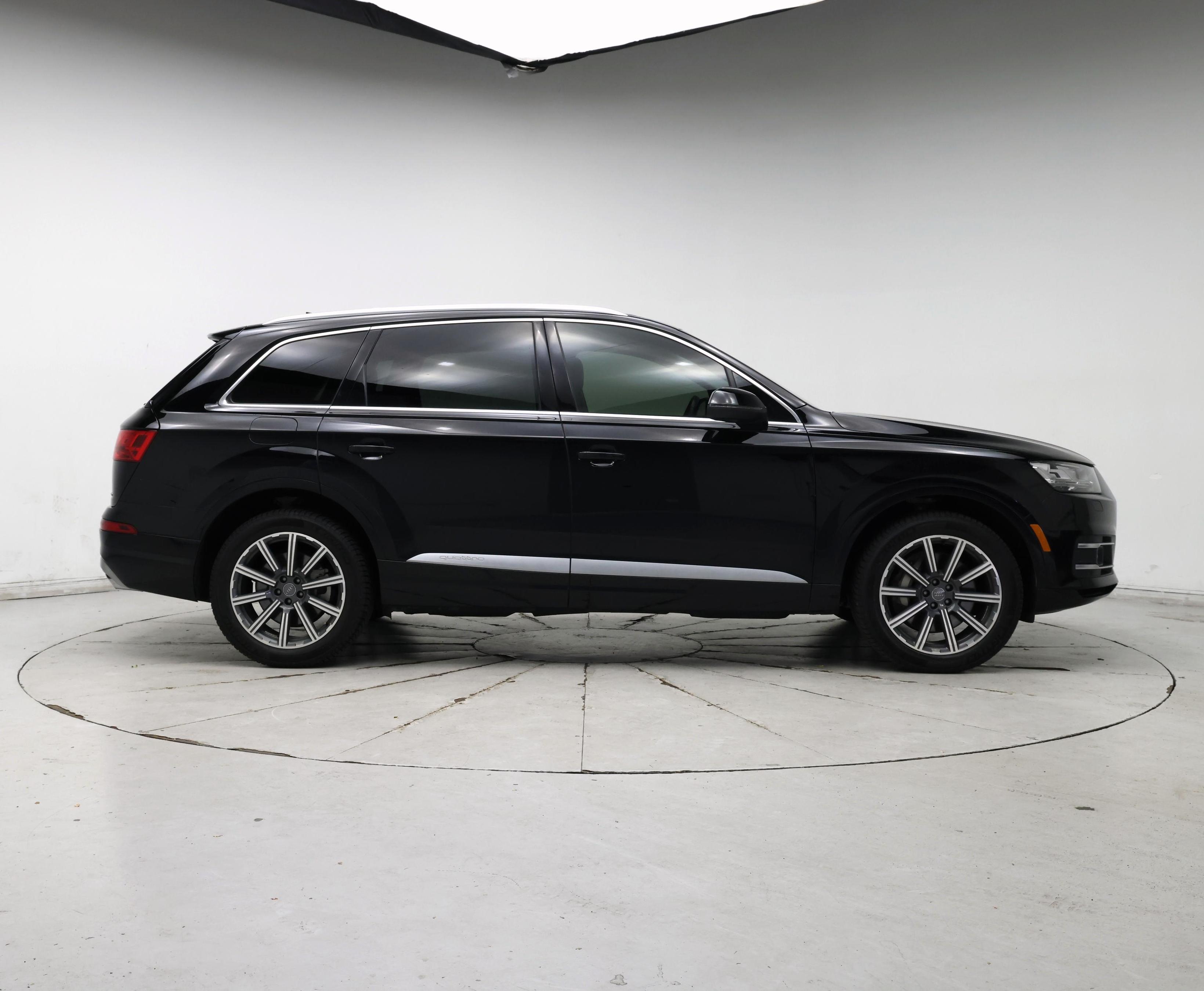 Thumbnail: 2019 Audi Q7 - 7