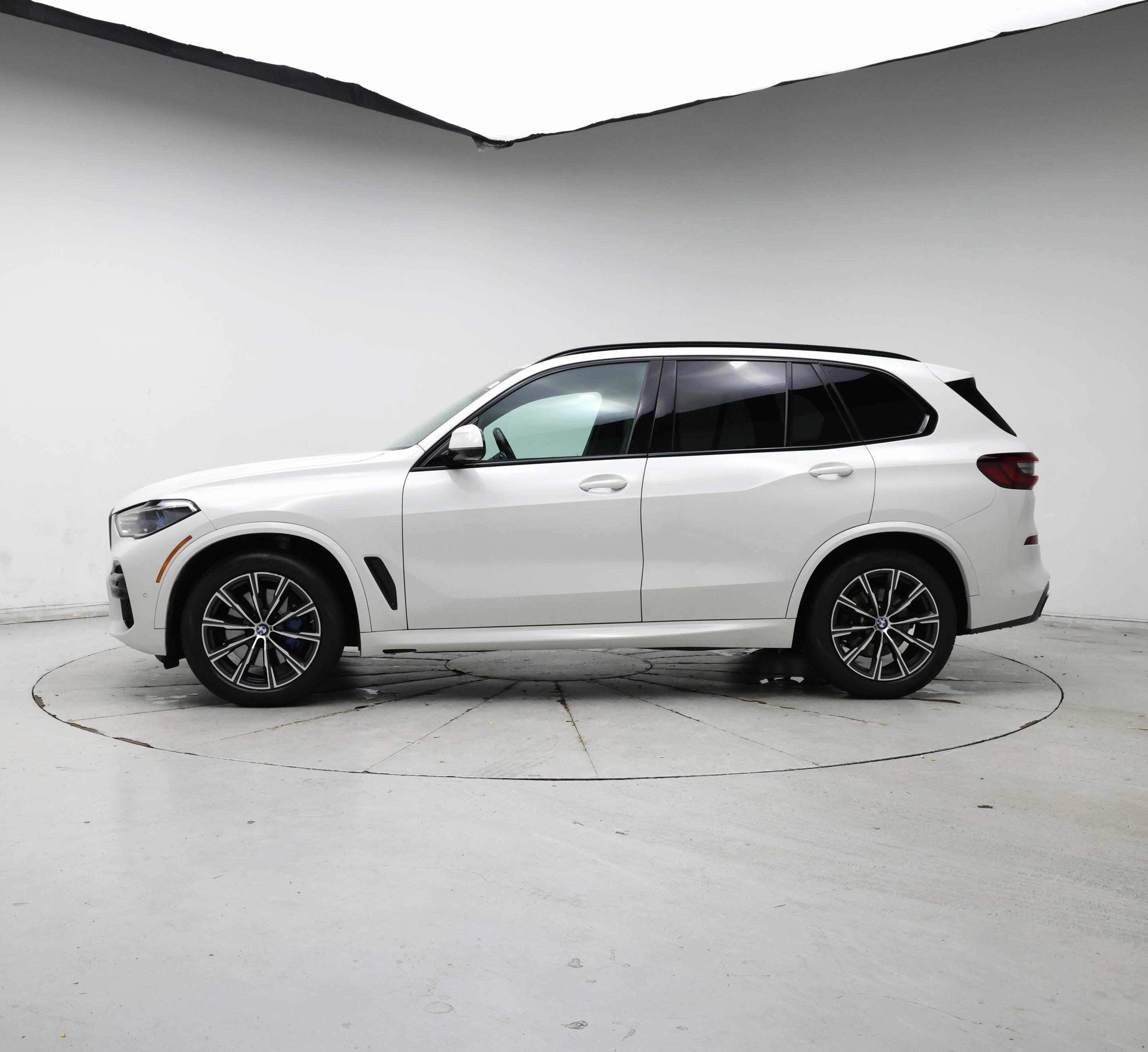 Thumbnail: 2023 BMW X5 - 3