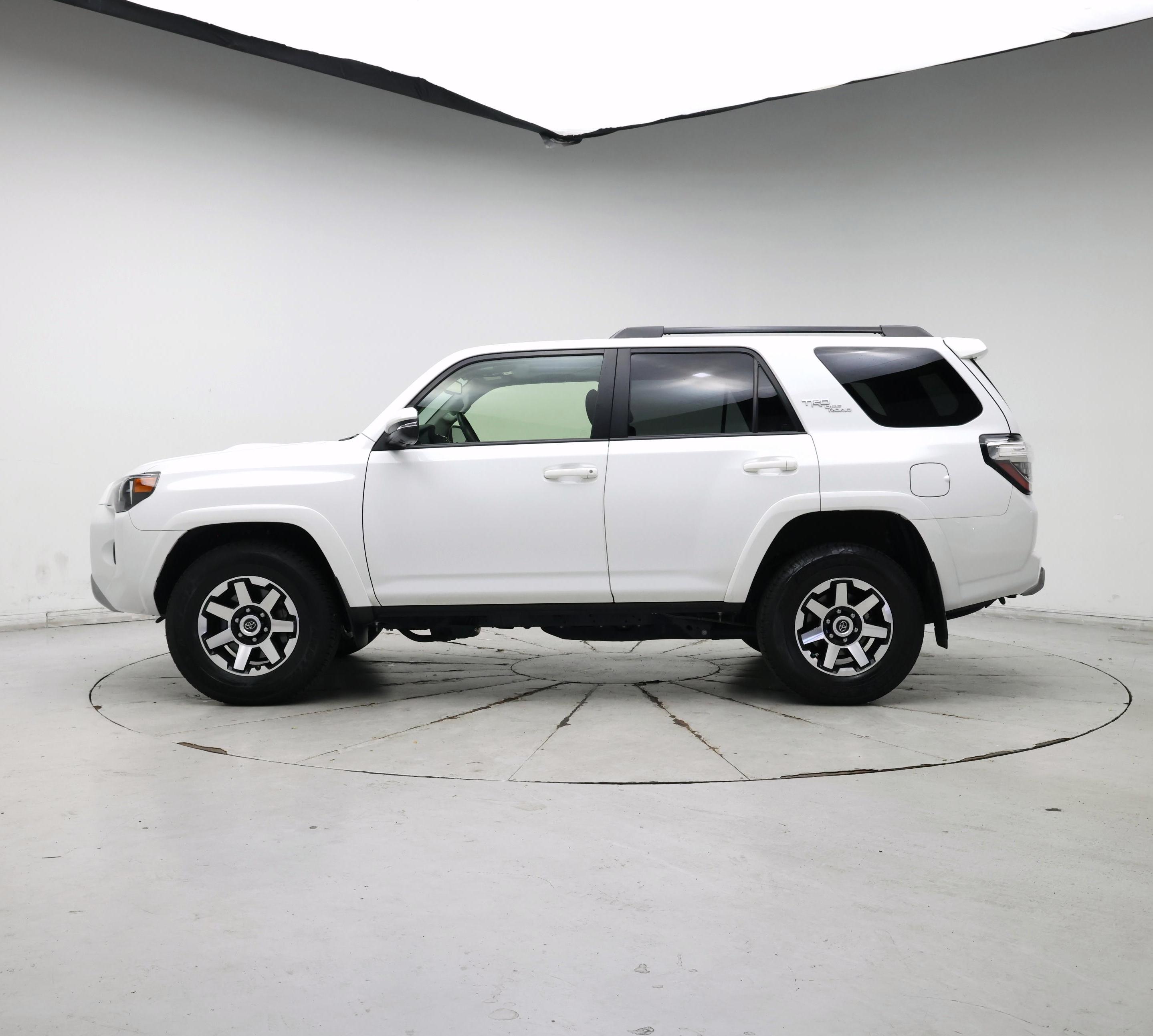 Thumbnail: 2023 Toyota 4Runner - 3