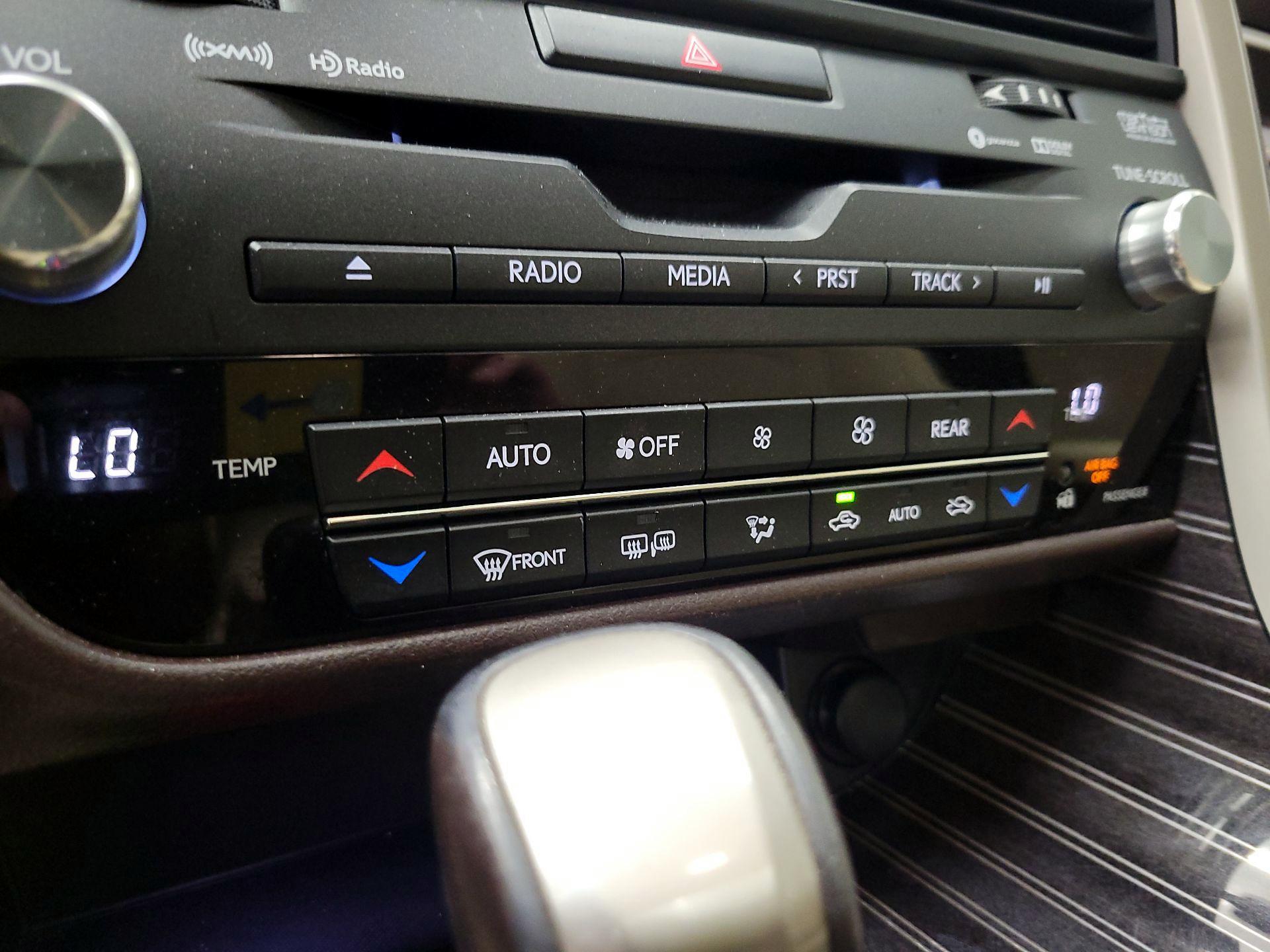 Thumbnail: 2018 Lexus RX - 17