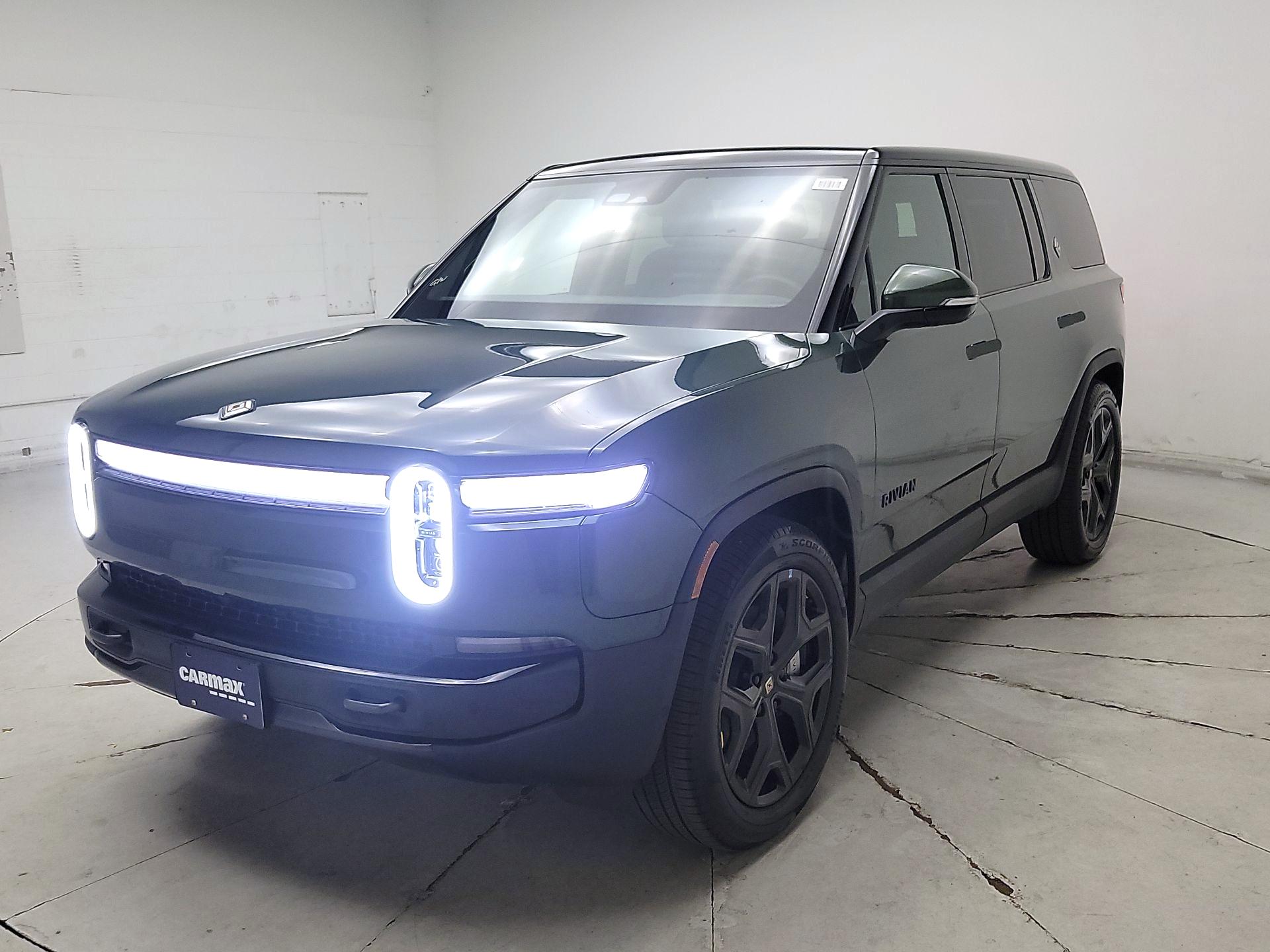 Thumbnail: 2025 Rivian R1S - 3