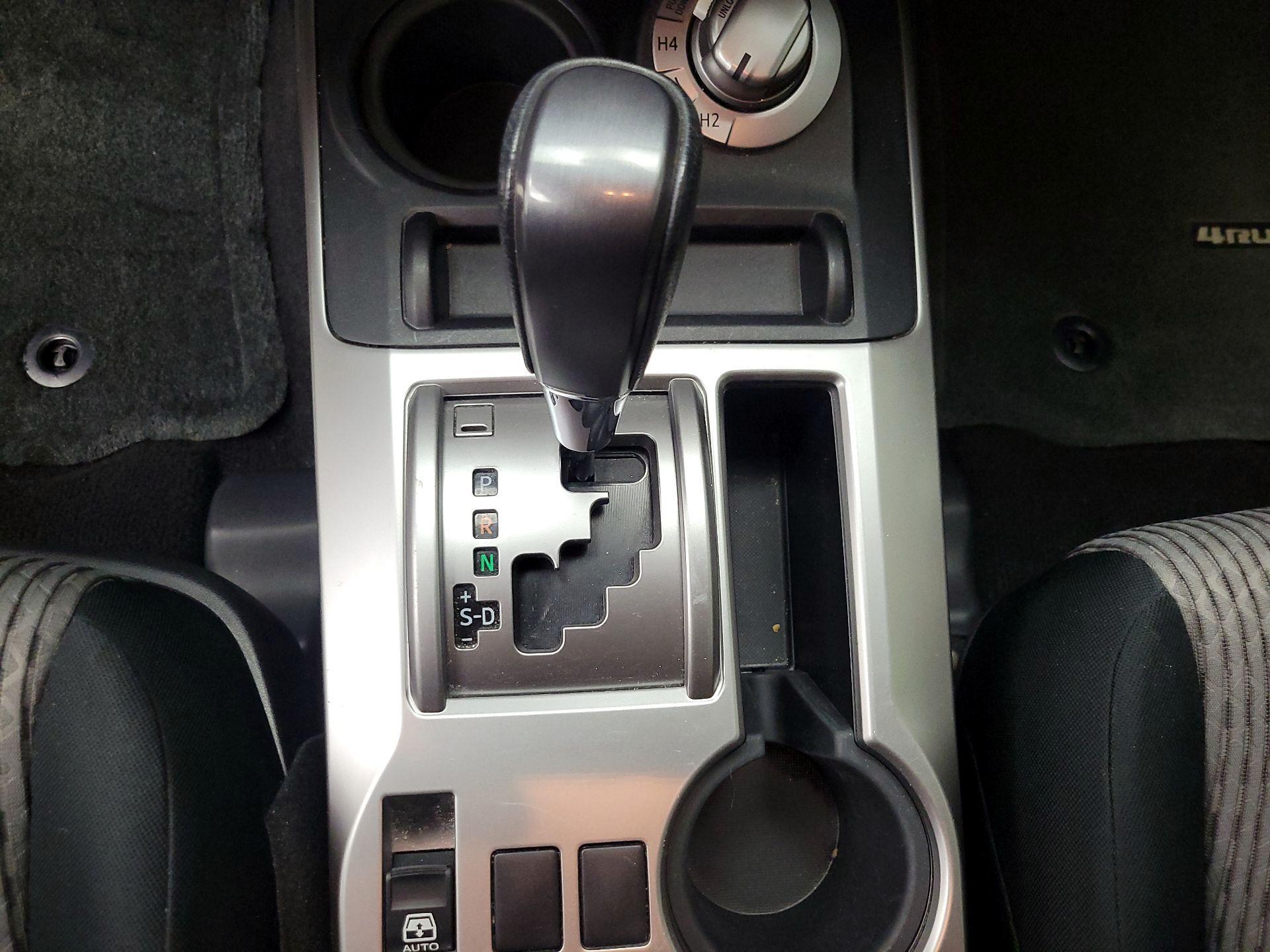 Thumbnail: 2015 Toyota 4Runner - 17