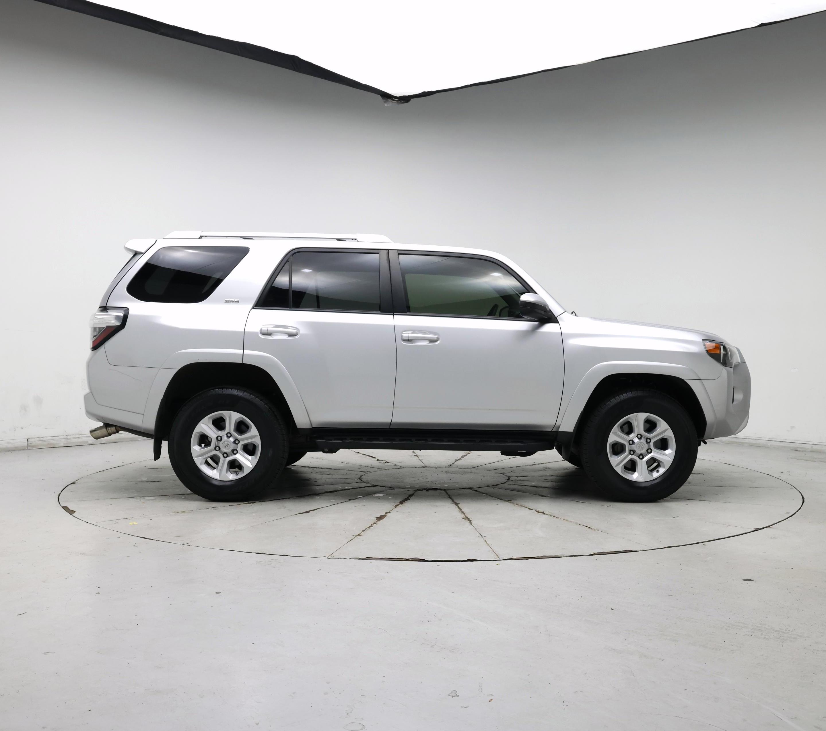 Thumbnail: 2015 Toyota 4Runner - 7