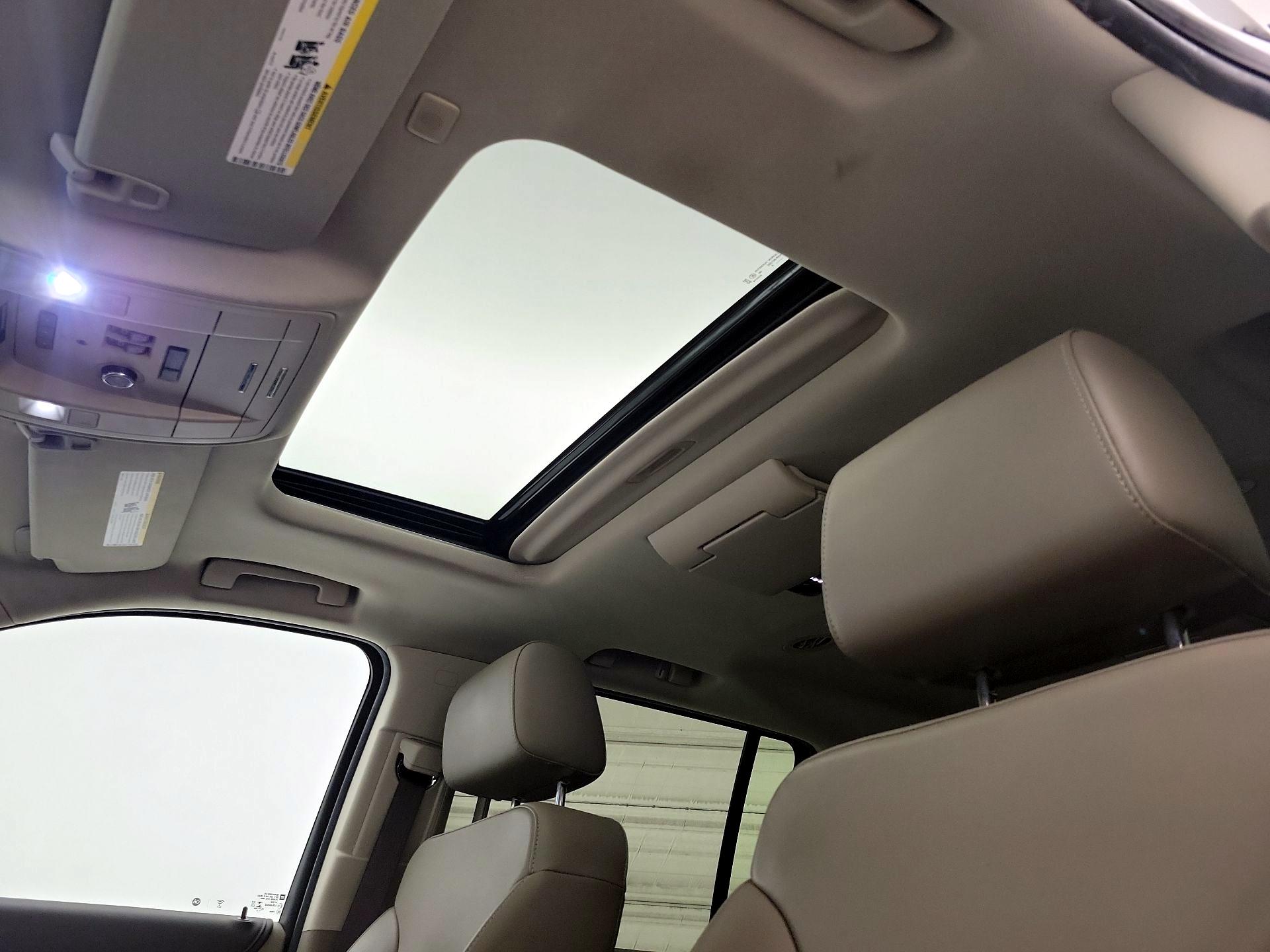Thumbnail: 2019 Chevrolet Suburban - 20