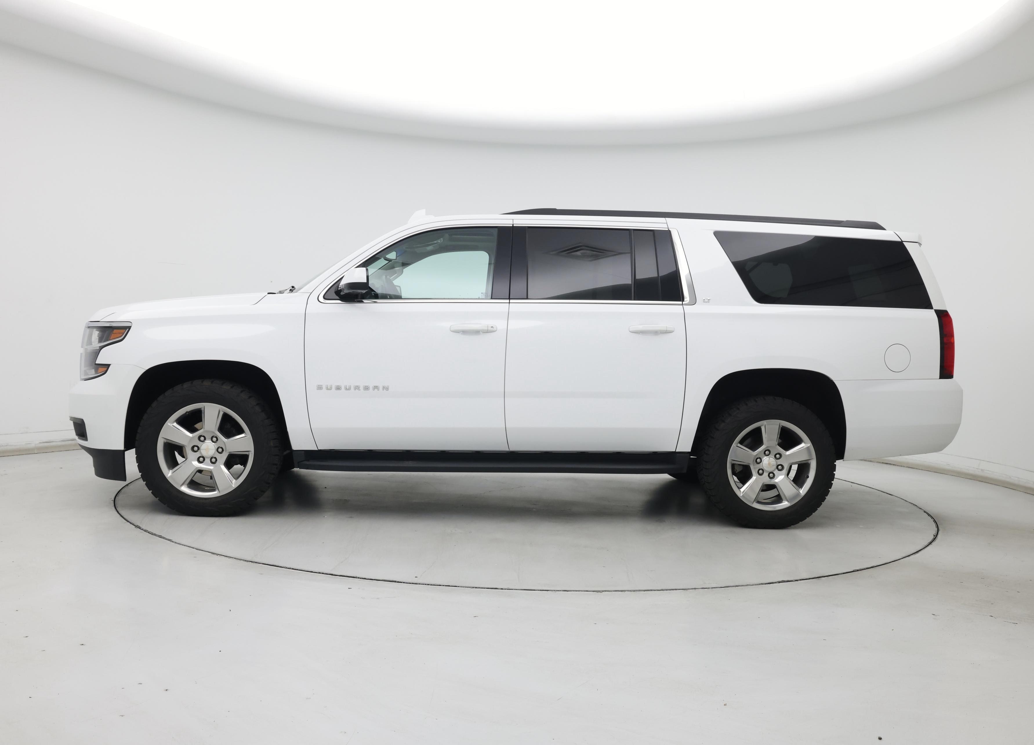 Thumbnail: 2019 Chevrolet Suburban - 3